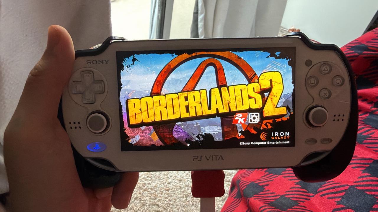 Jeu Vidéo Borderlands 2 Pour PlayStation Vita (PS Vita) - Bon état - Boîtier Et Notice Inclus