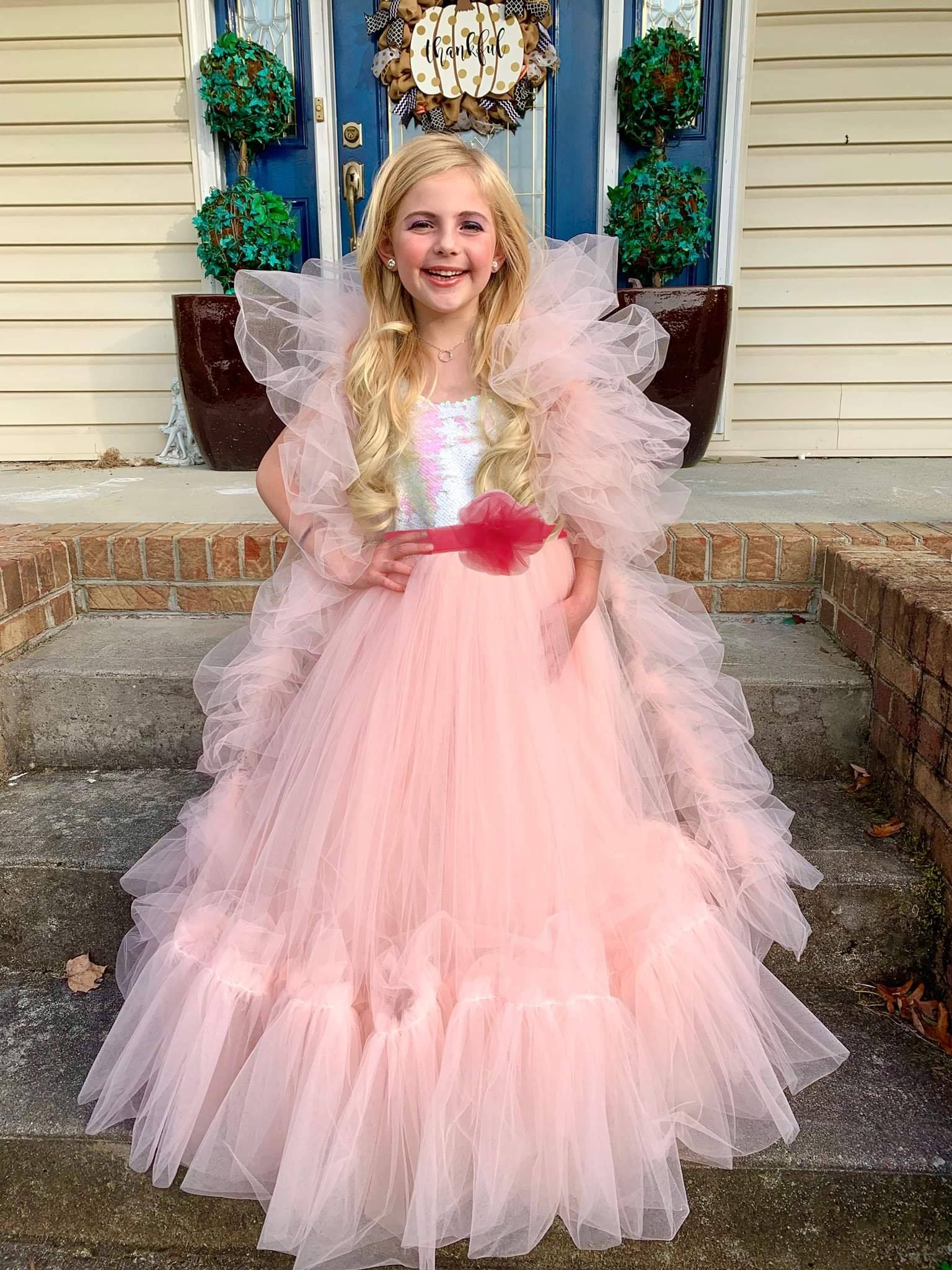 What a wonderful Peaches and cream Barbie costume!