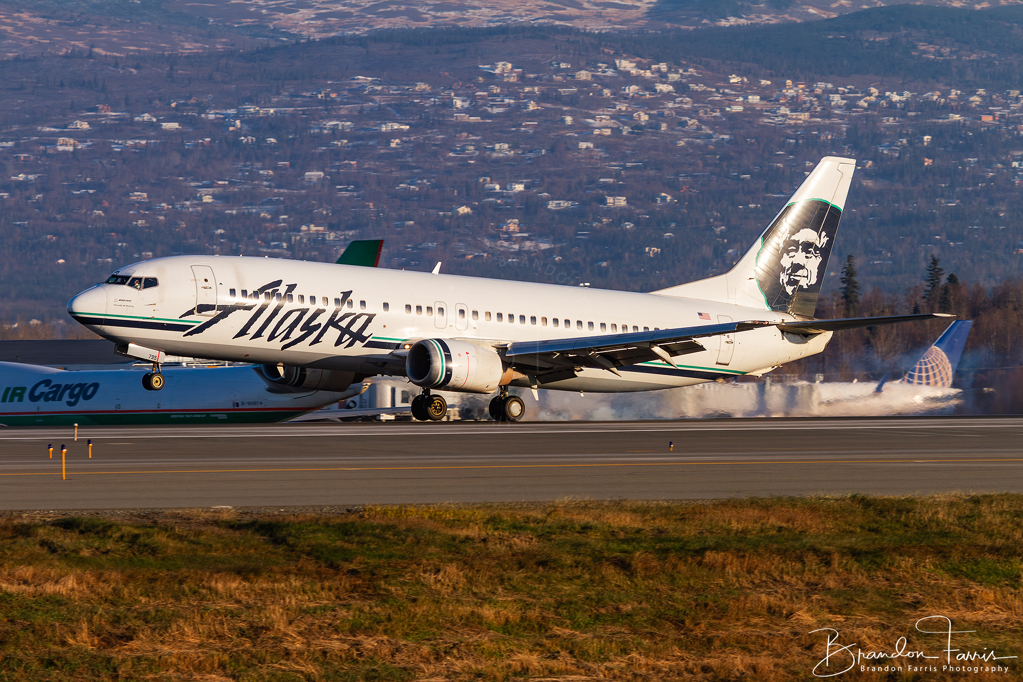 Throwback to an Alaska Airlines Boeing 737 Classic, from the days