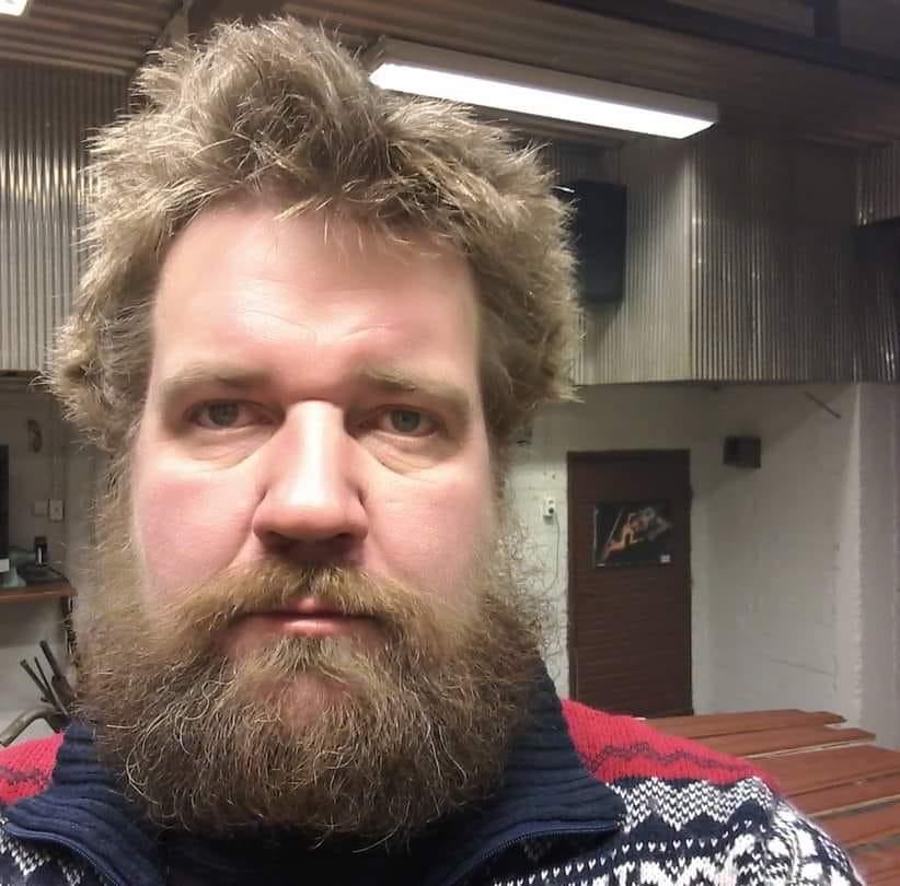 Aapeli Eskola - Mistääs sais tilattua tarroja järki... | Facebook