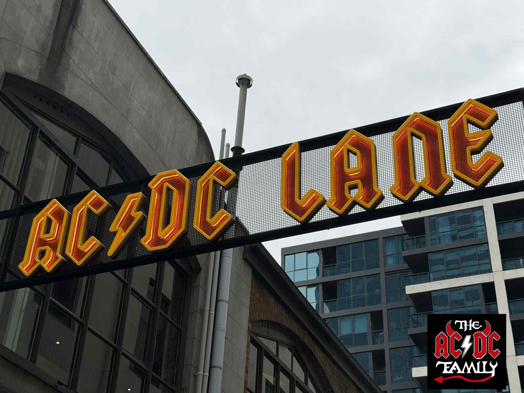 AC/DC Lane's new neon sign in... - The AC/DC Family! | Facebook