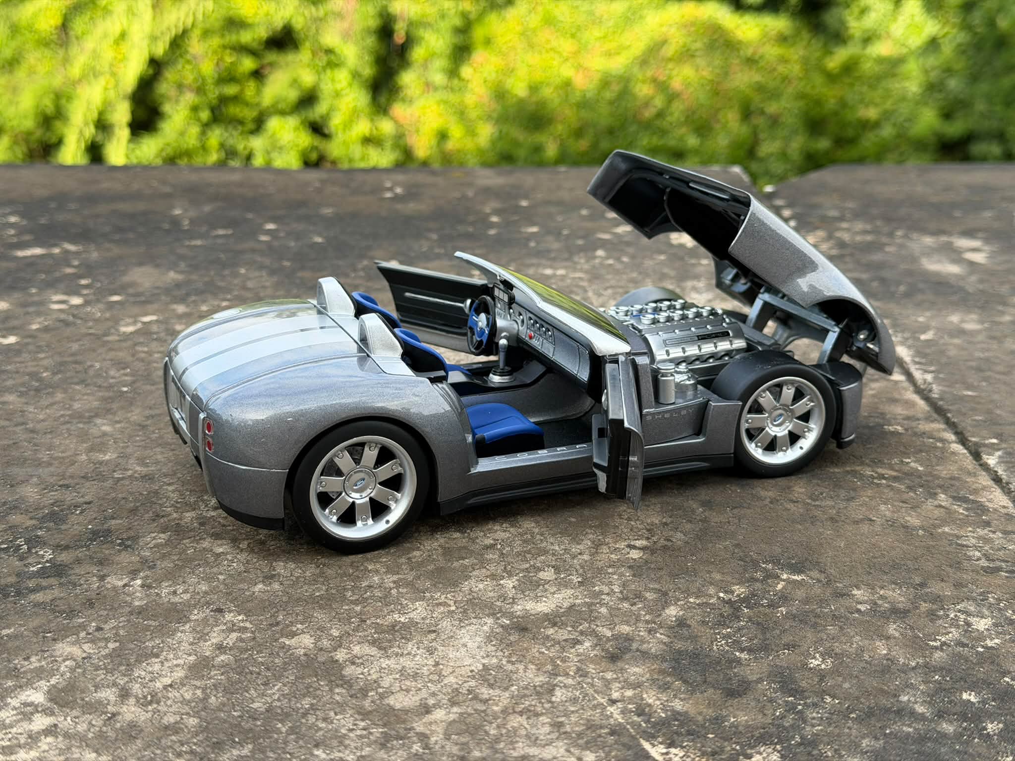ミニカー HOTWHEELS Ford Shelby Cobra Concept 1/18 Ford Shelby Concept by Hot Wheels 1:18 scale