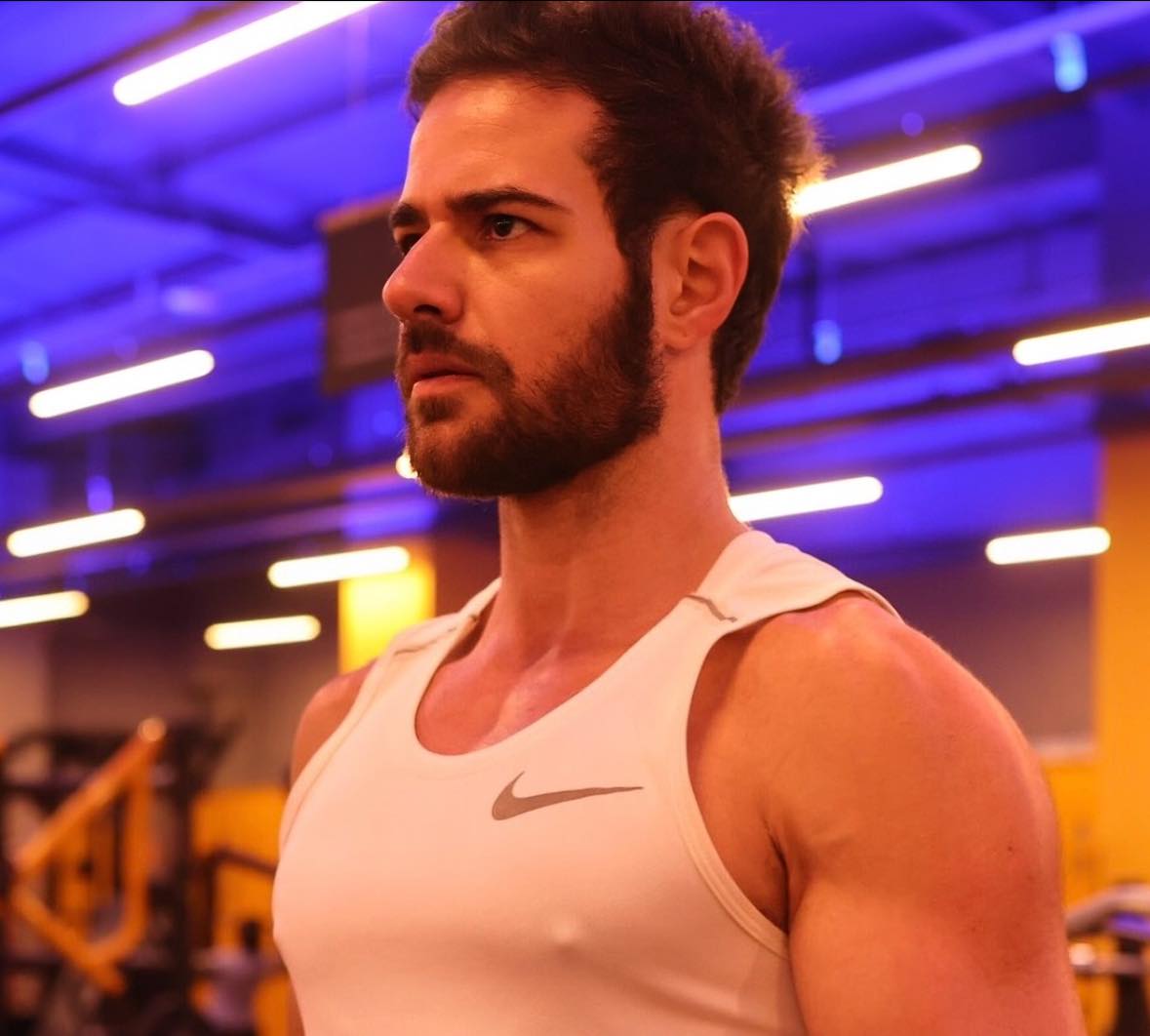 Tu amigo Gay - Te presento a Bernardo Rabello, él es un... | Facebook