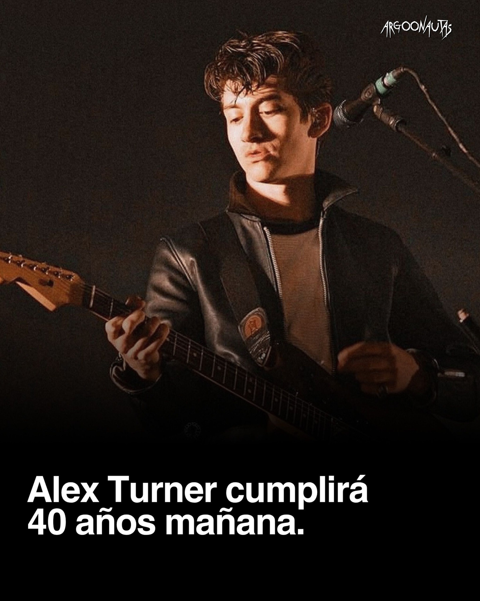 QUEEEEEEE 🤯 Alex Turner vocalista de Arctic Monkeys cumple 40  