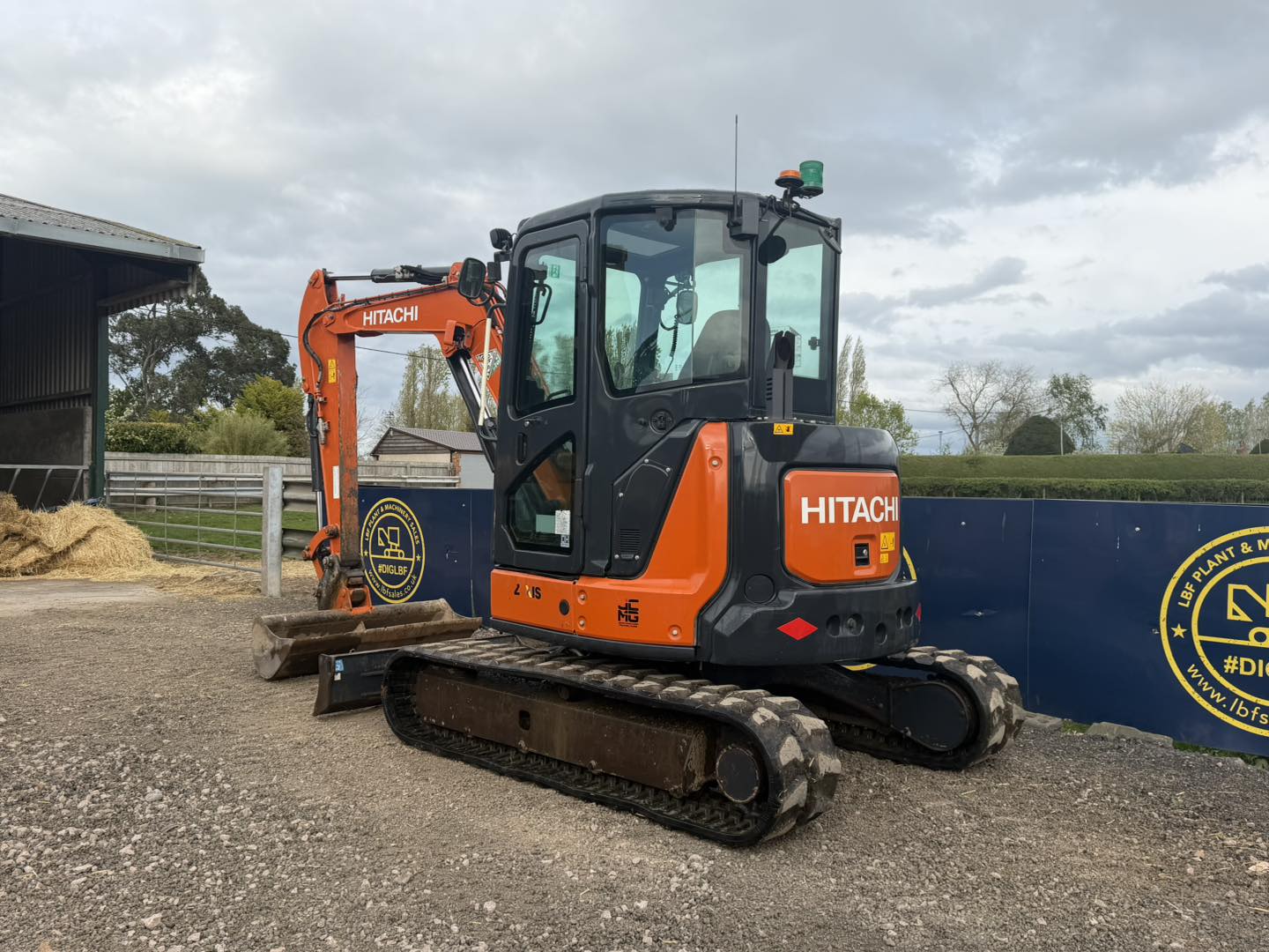 パキラ 2022 Hitachi ZX48-6, 5 tonne excavator full headed cab, hammer