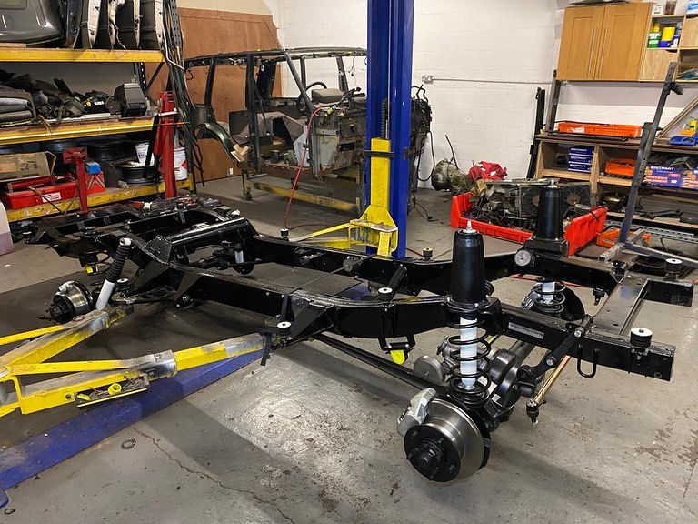 We supply DIY rolling chassis kits for... - Custom Defenders