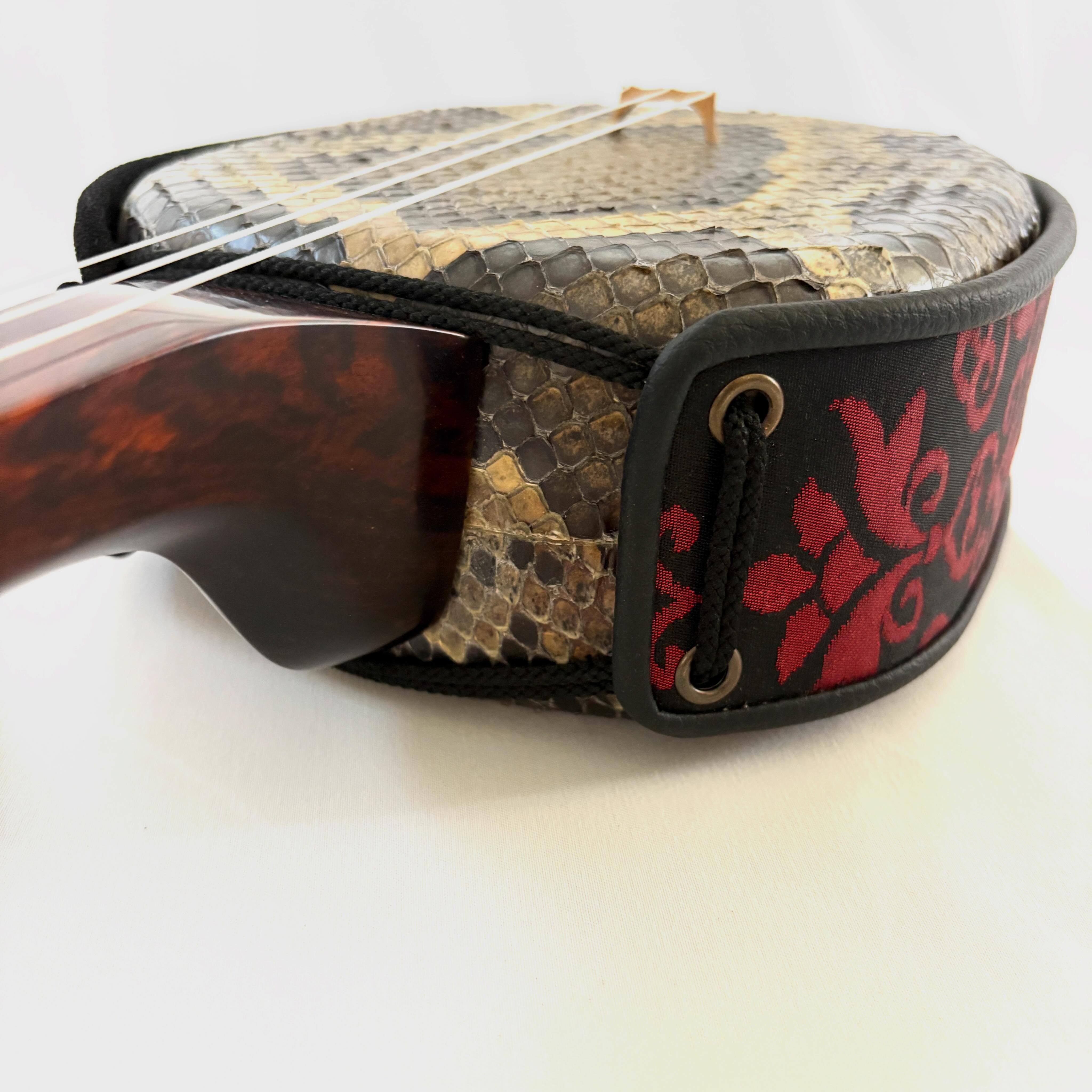 【美品】池武当島新垣三線店 紫檀 三線 本体 ケース付き【スタンダードモデル】 池武当新垣三線店 (@arakaki34) • Facebook