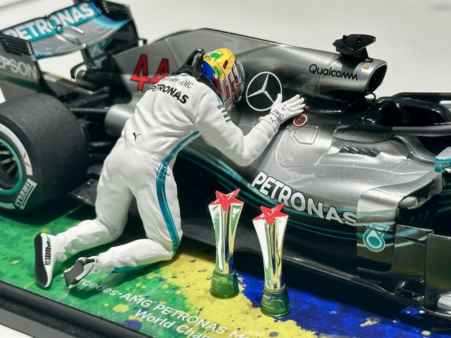 New in stock 1/18th Spark Model Mercedes AMG Petronas F1 W09 EQ