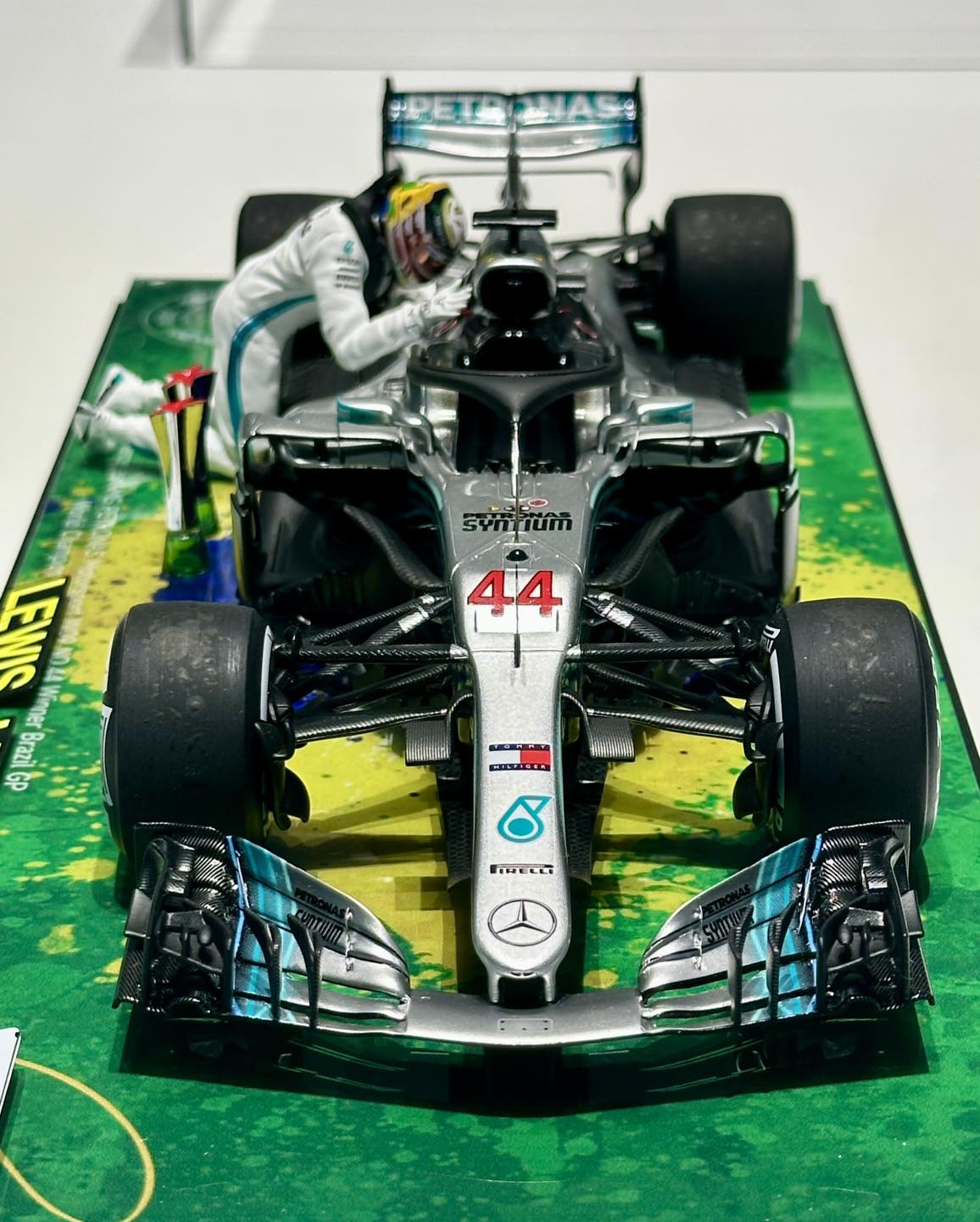 New in stock 1/18th Spark Model Mercedes AMG Petronas F1 W09 EQ