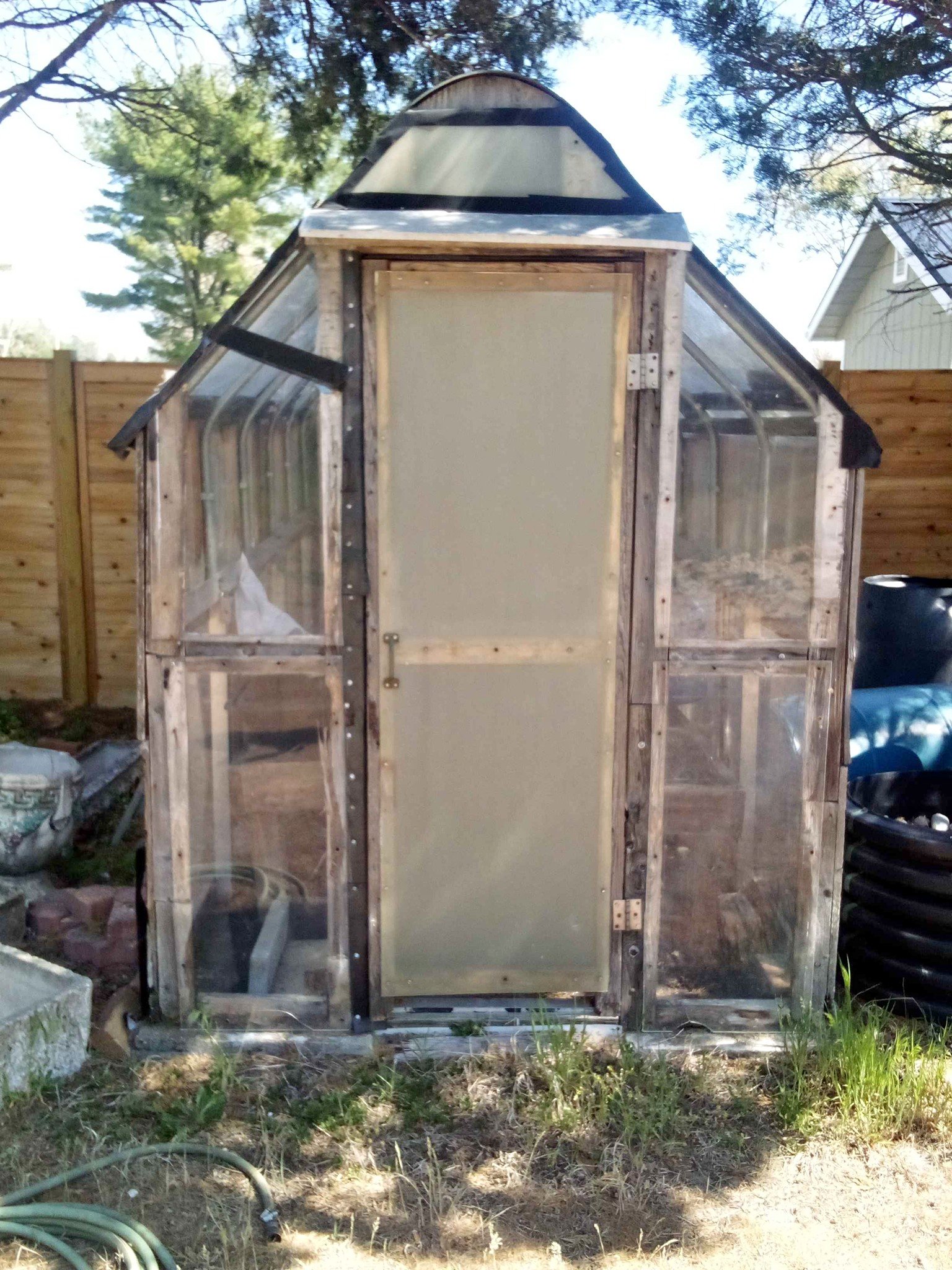 Brand New VEIKOU 6x8 Cedar Wood Greenhouse – Still in Box - Structures ...
