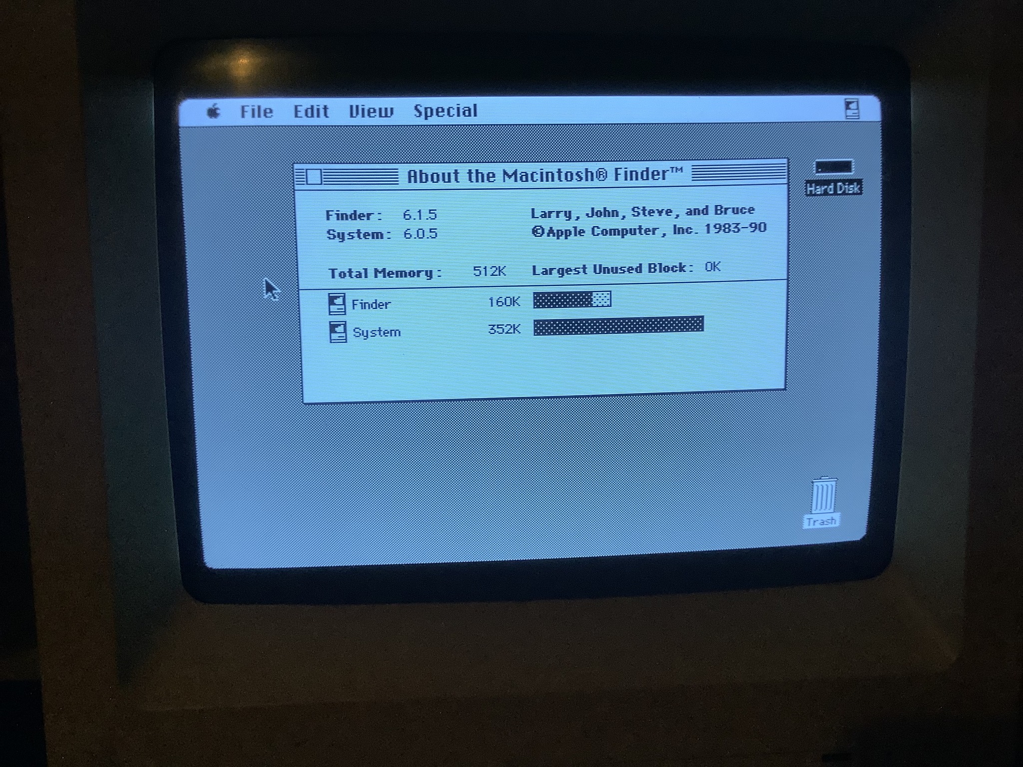 What does it mean if a Macintosh Plus only says 'Macintosh Plus