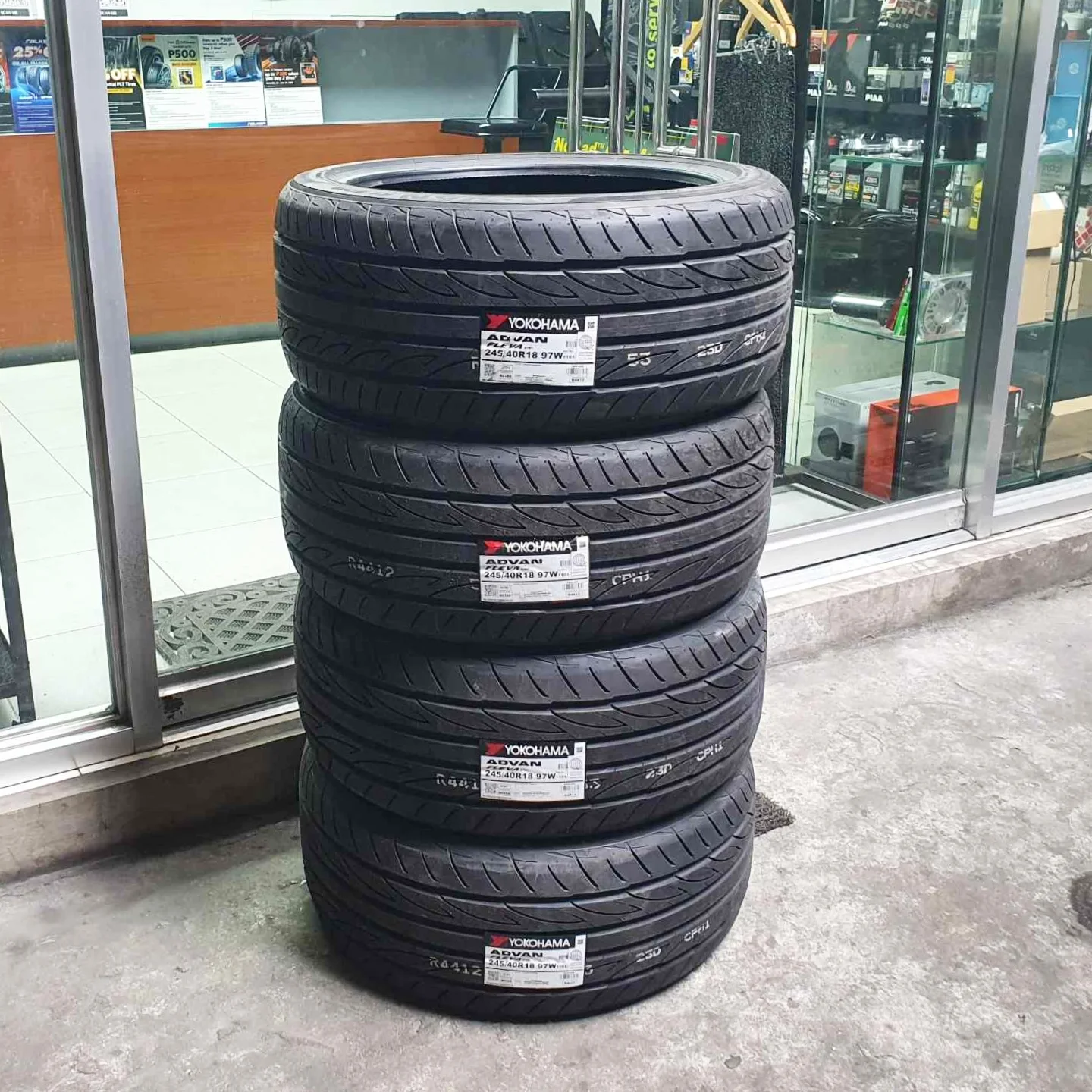 YOKOHAMA ADVAN FLEVA Tires for Lexus IS300 YOKOHAMA ADVAN FLEVA 