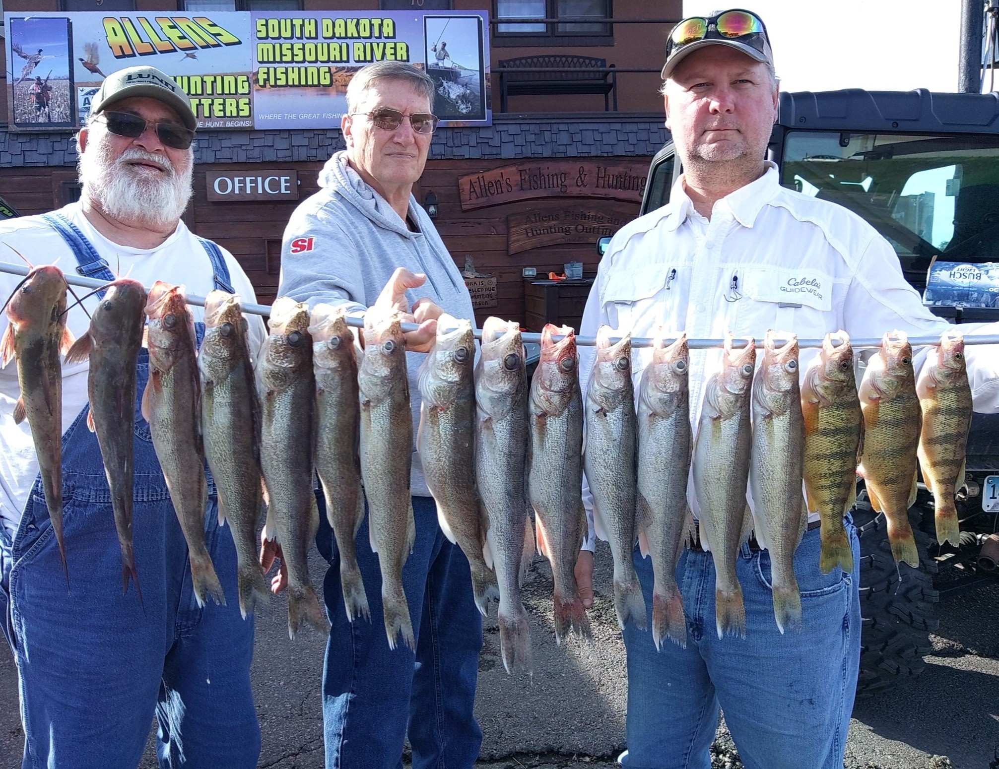 Allen's - Beautiful weather and good fishing for this crew from Iowa ...