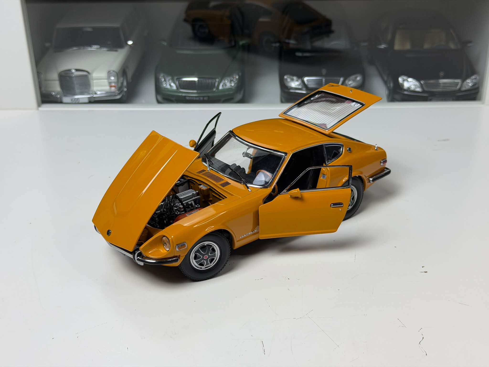 🟠 1971 Datsun (Nissan) 240Z (orange) 📐 1:18 scale ⚙️ Sun Star