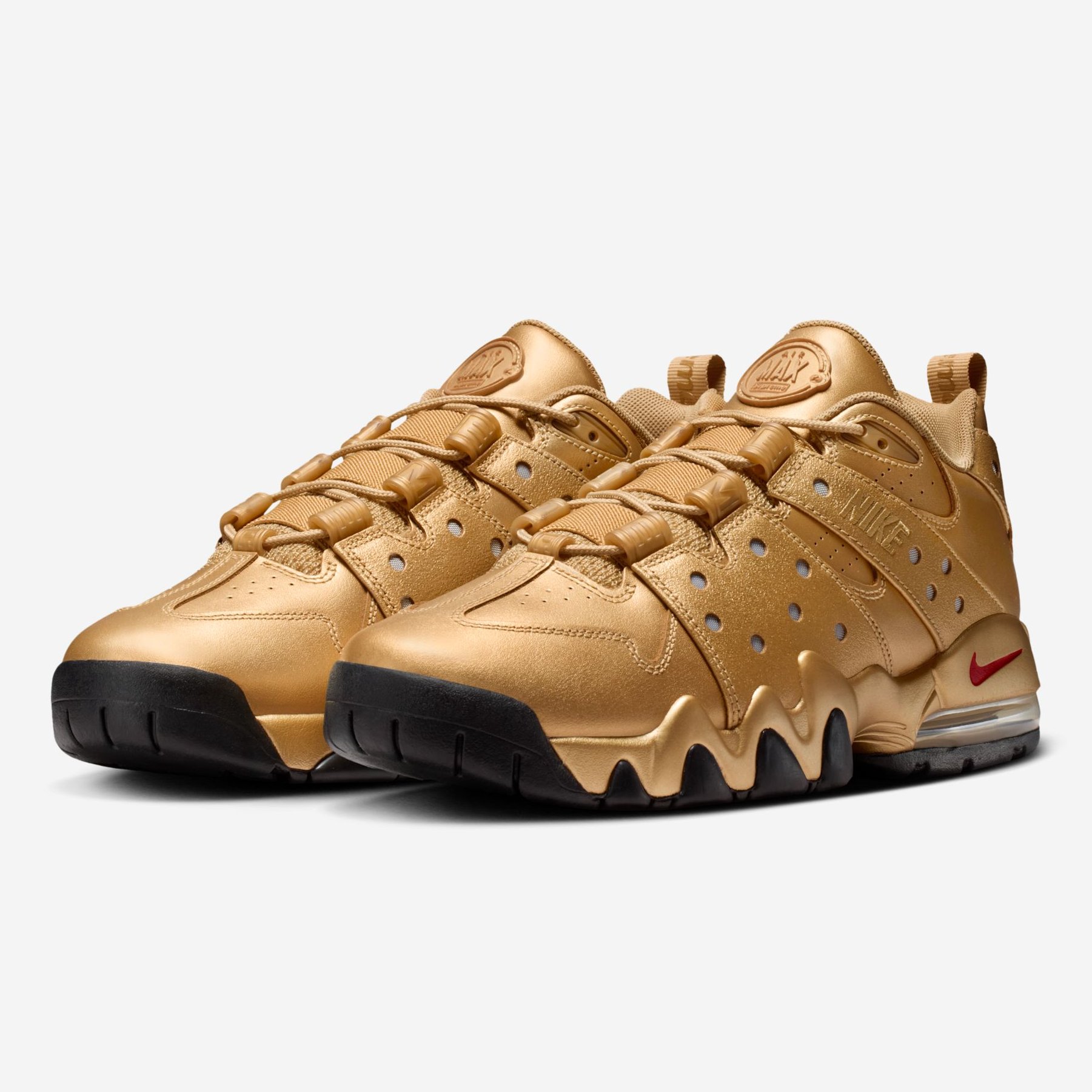 First look at the Supreme x Nike SB Air Max CB 94 “Metallic Gold 