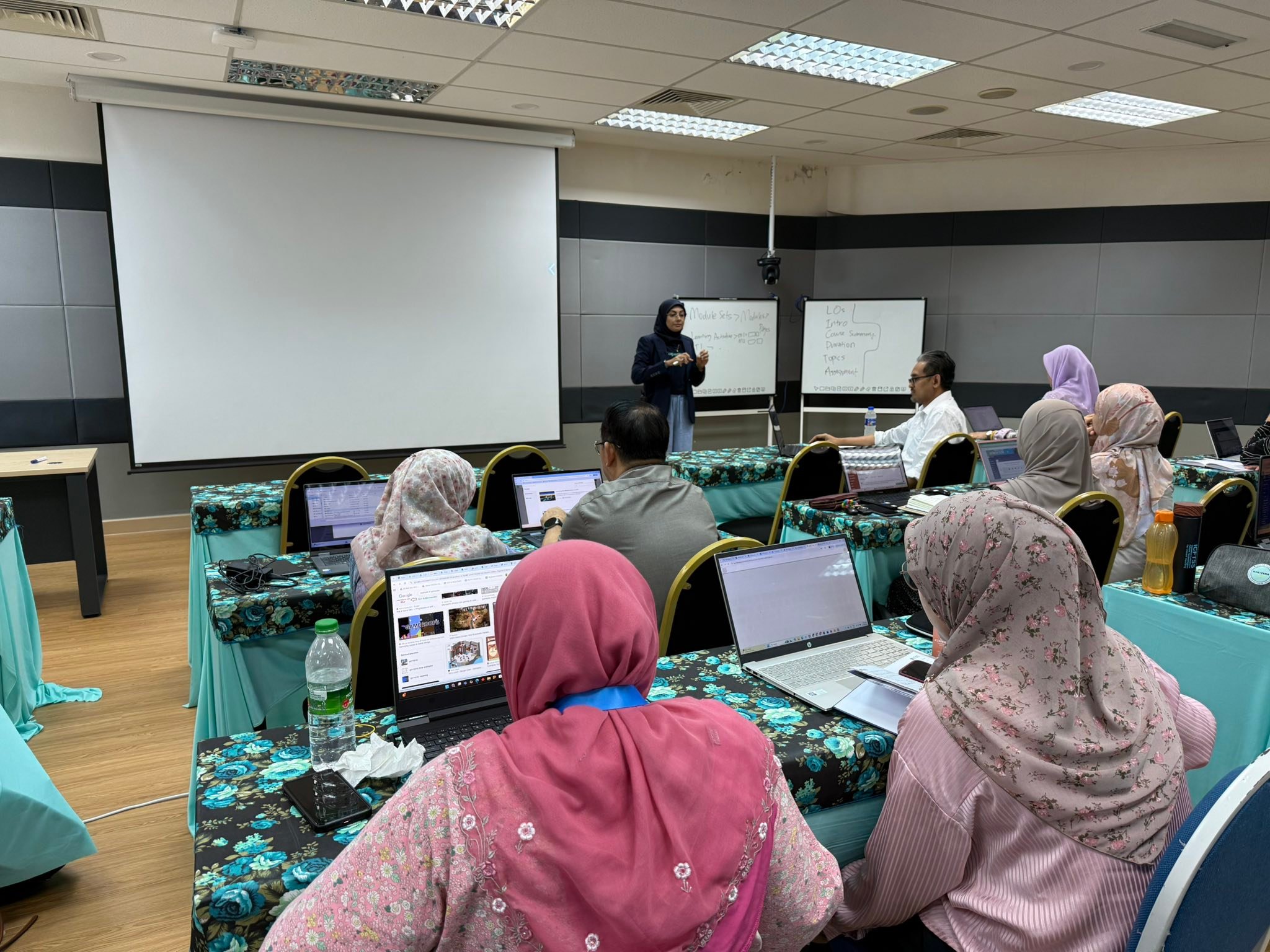 Centre for Virtual... - Centre for Virtual Learning, UTHM