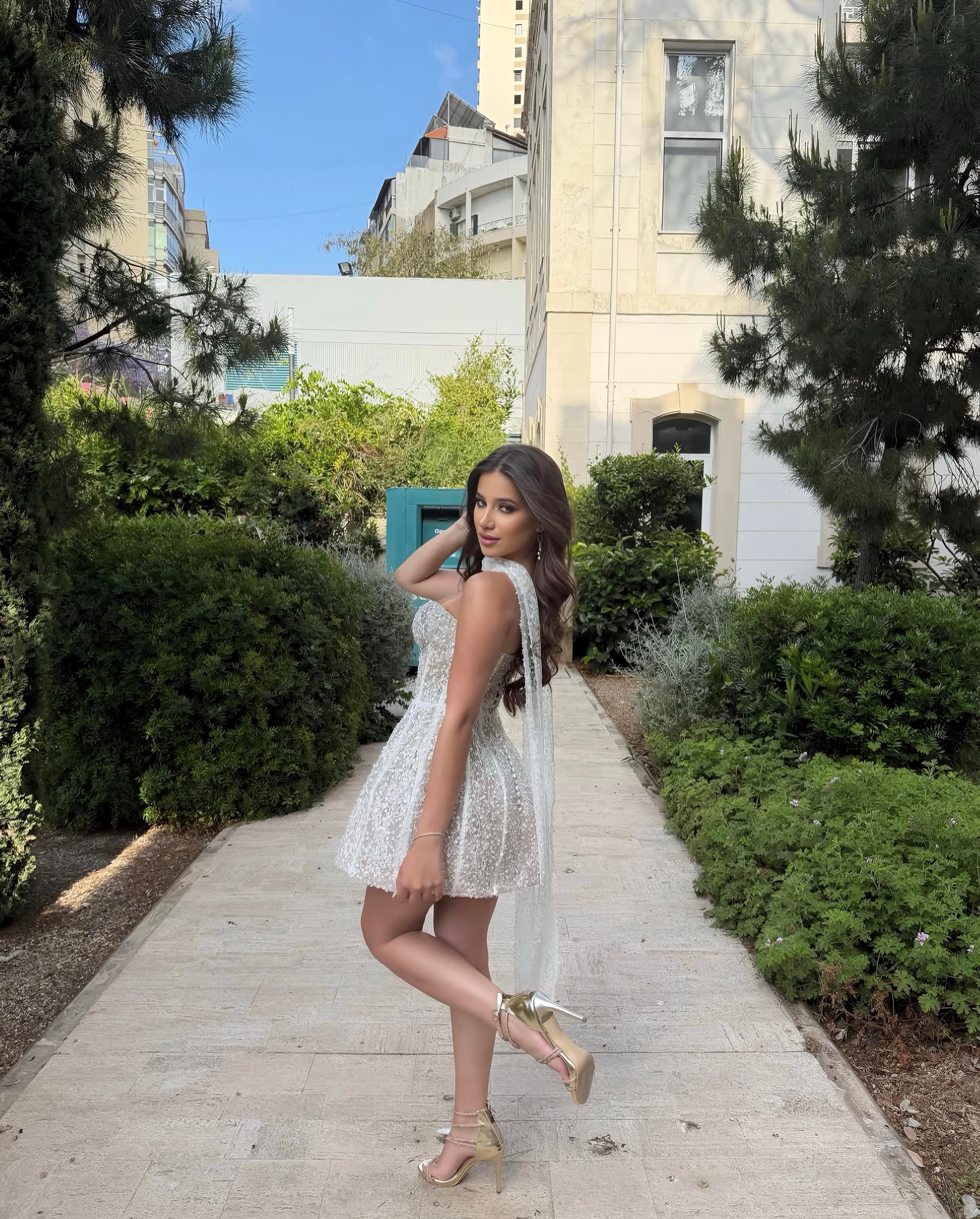 Where simplicity meets sophistication🤍 Designer: Eliya the Label # graduation #graduationdress #rent #thd #grad