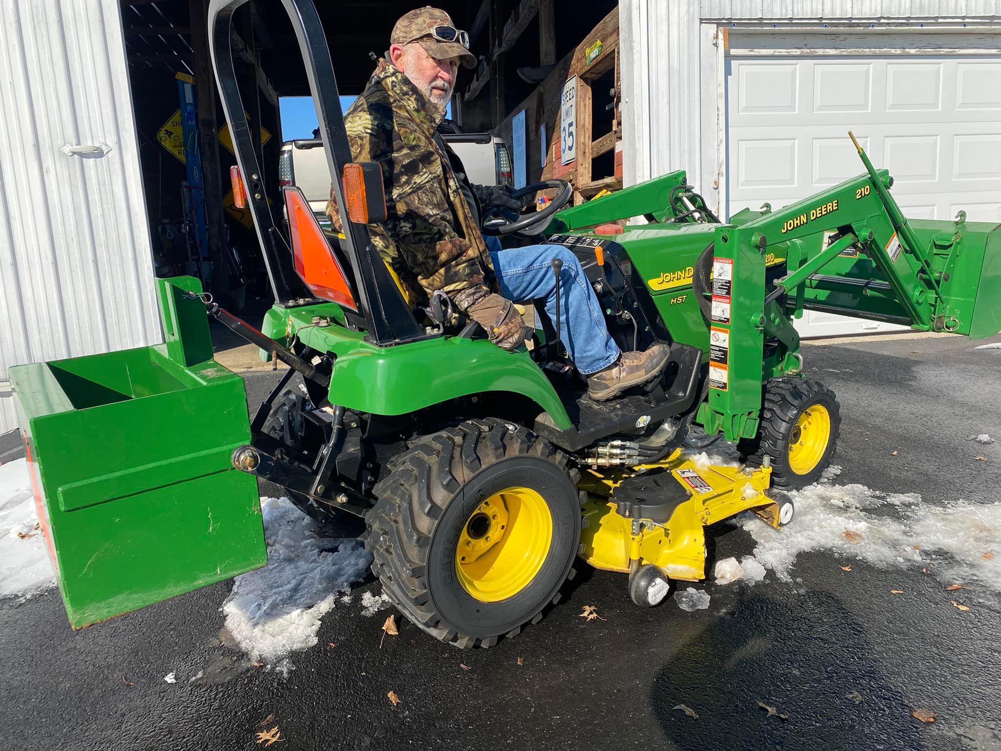 John Deere 415 and 416 Two and Three Bottom Integral Moldboard Plows Operator's Manual (OMA531058) – Machine Catalogic