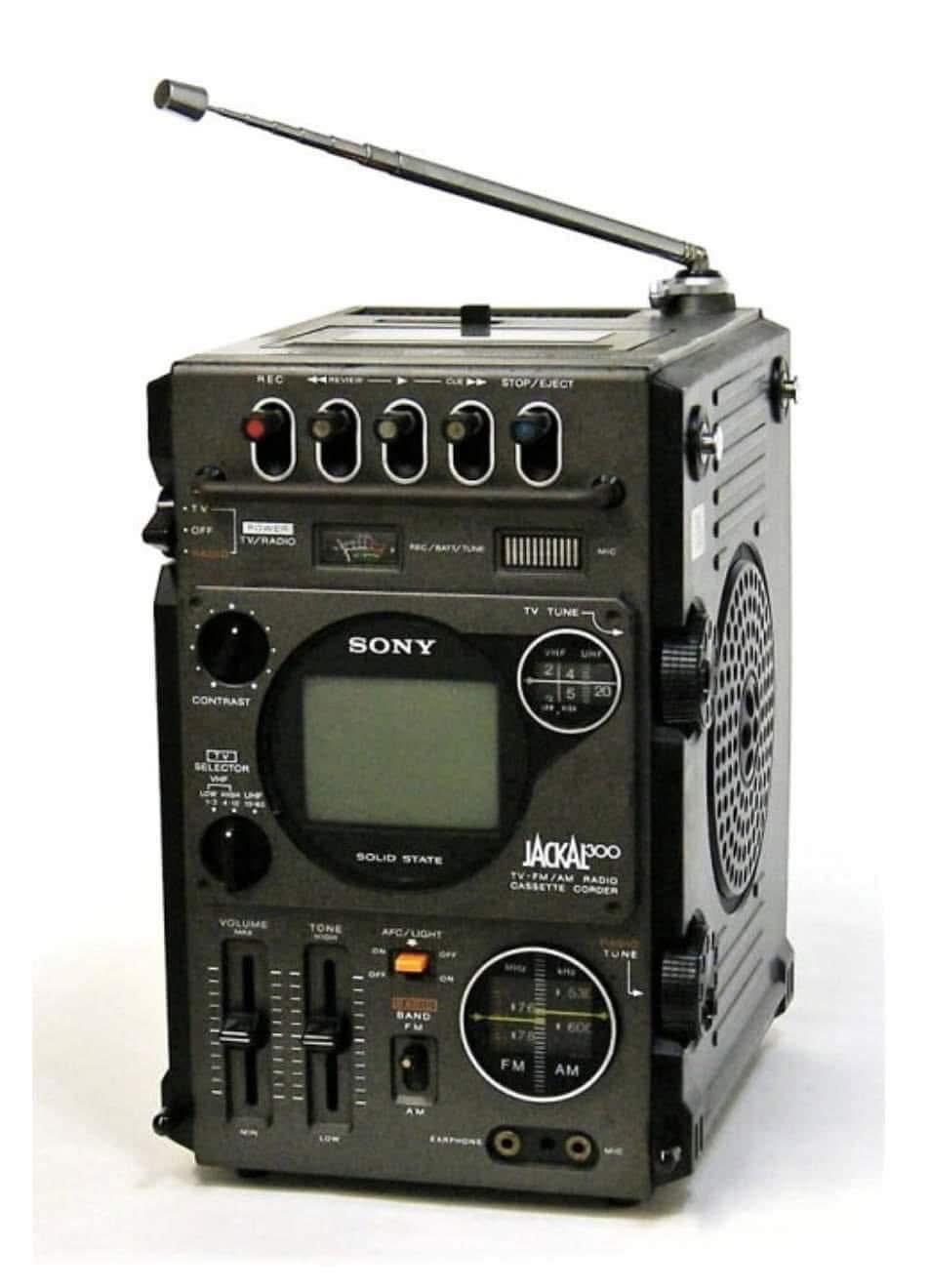 ♪昭和銘機 整備清掃ラジカセSONY JACKAL 300 FX-300 動作品 The Sony FX-300 Jackal from 1978. It a mini CRT television screen