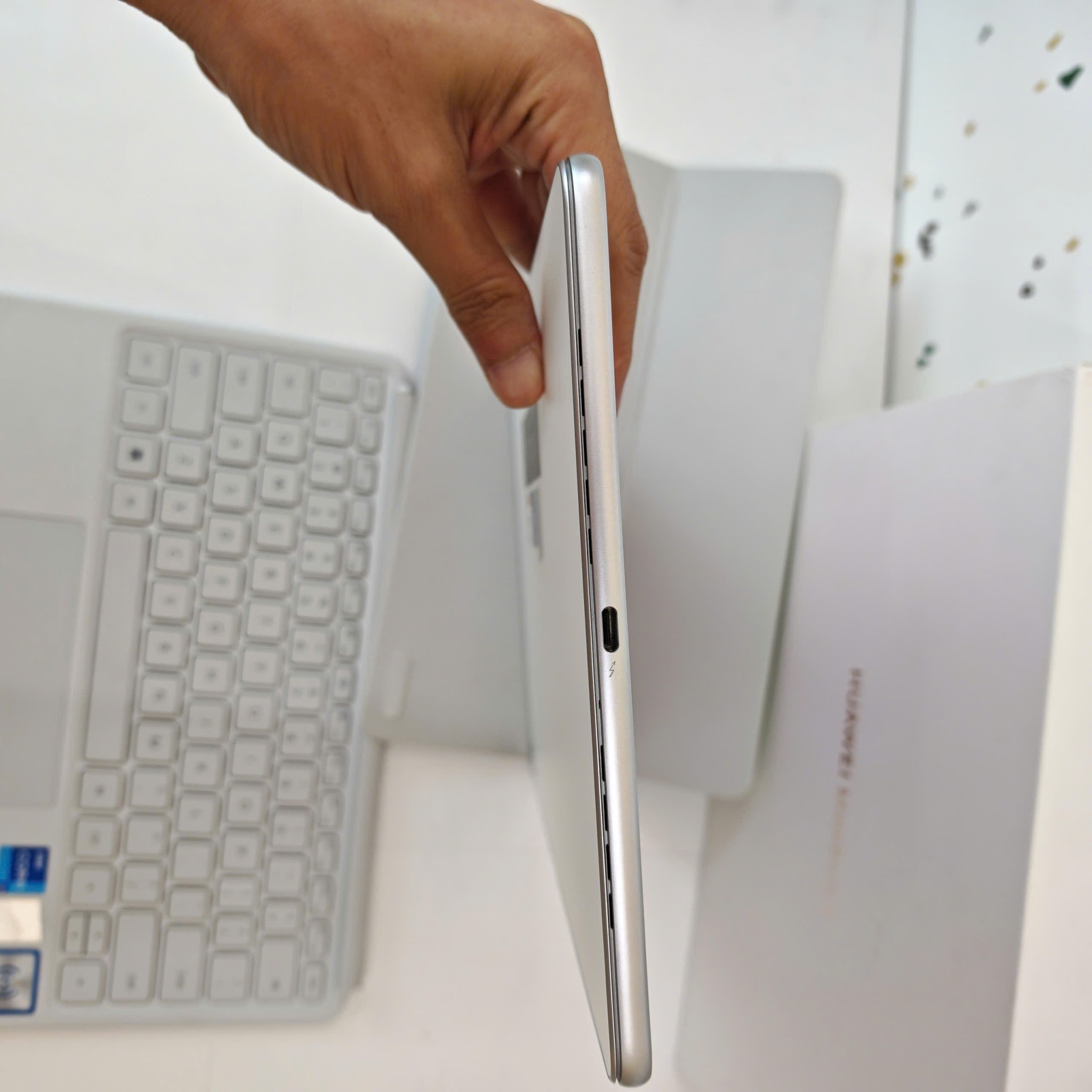 ? Huawei MateBook E 2023 – i7-1260U / 16GB / 512GB / 12.6