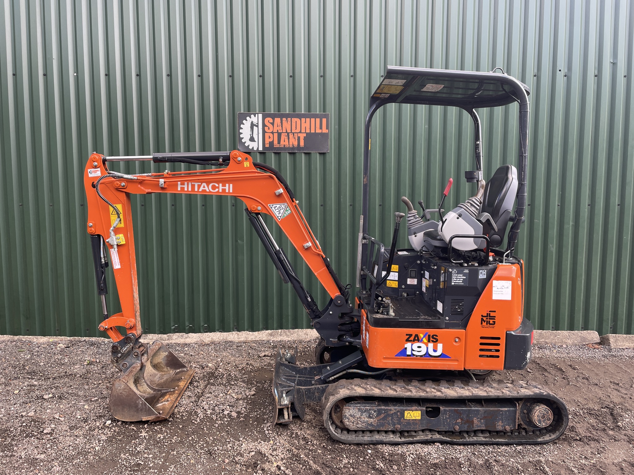 2023 Hitachi ZX19U-6 with 975 hours - £14,000+VAT Manual quick