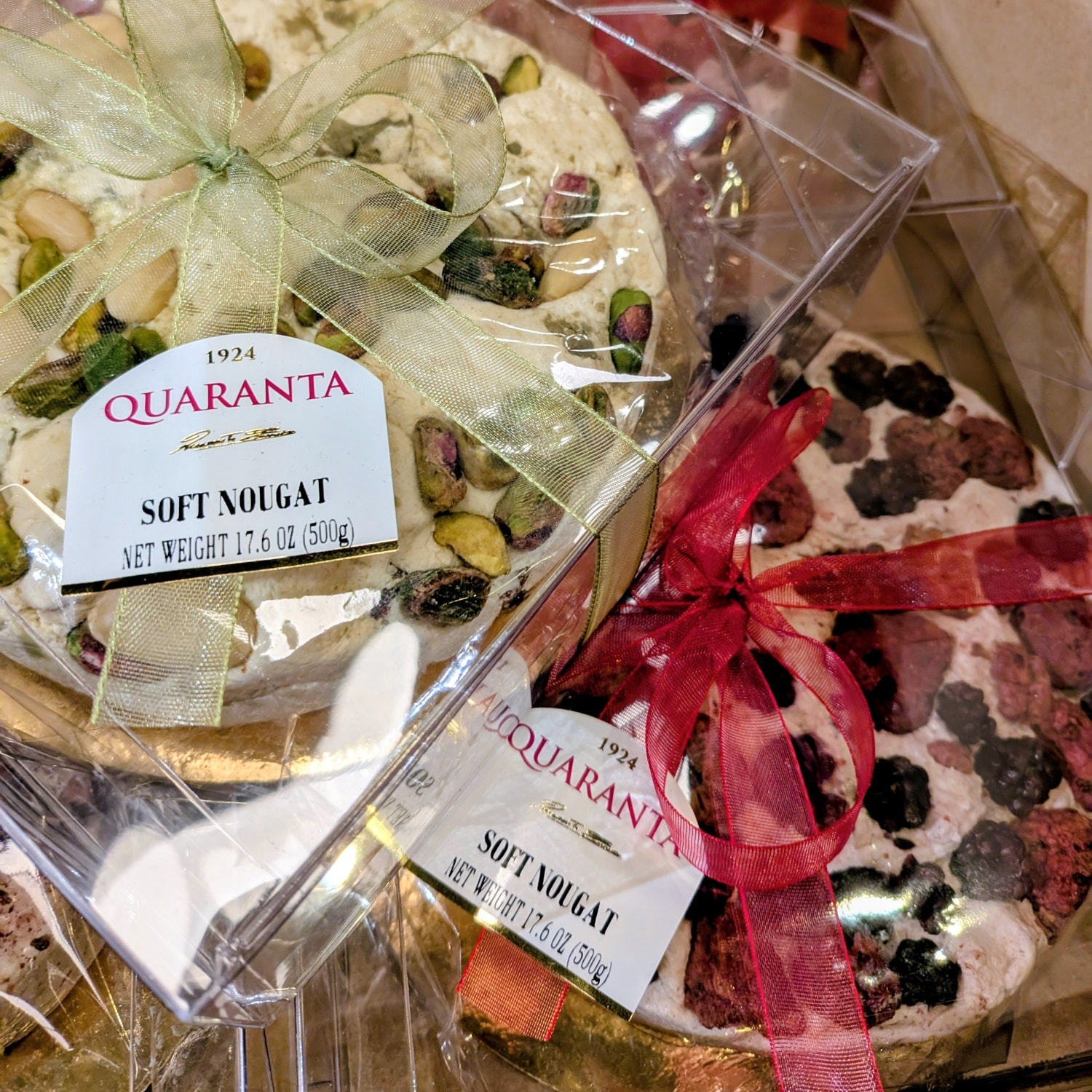 The holidays are quickly approaching and Favorina, our festive
