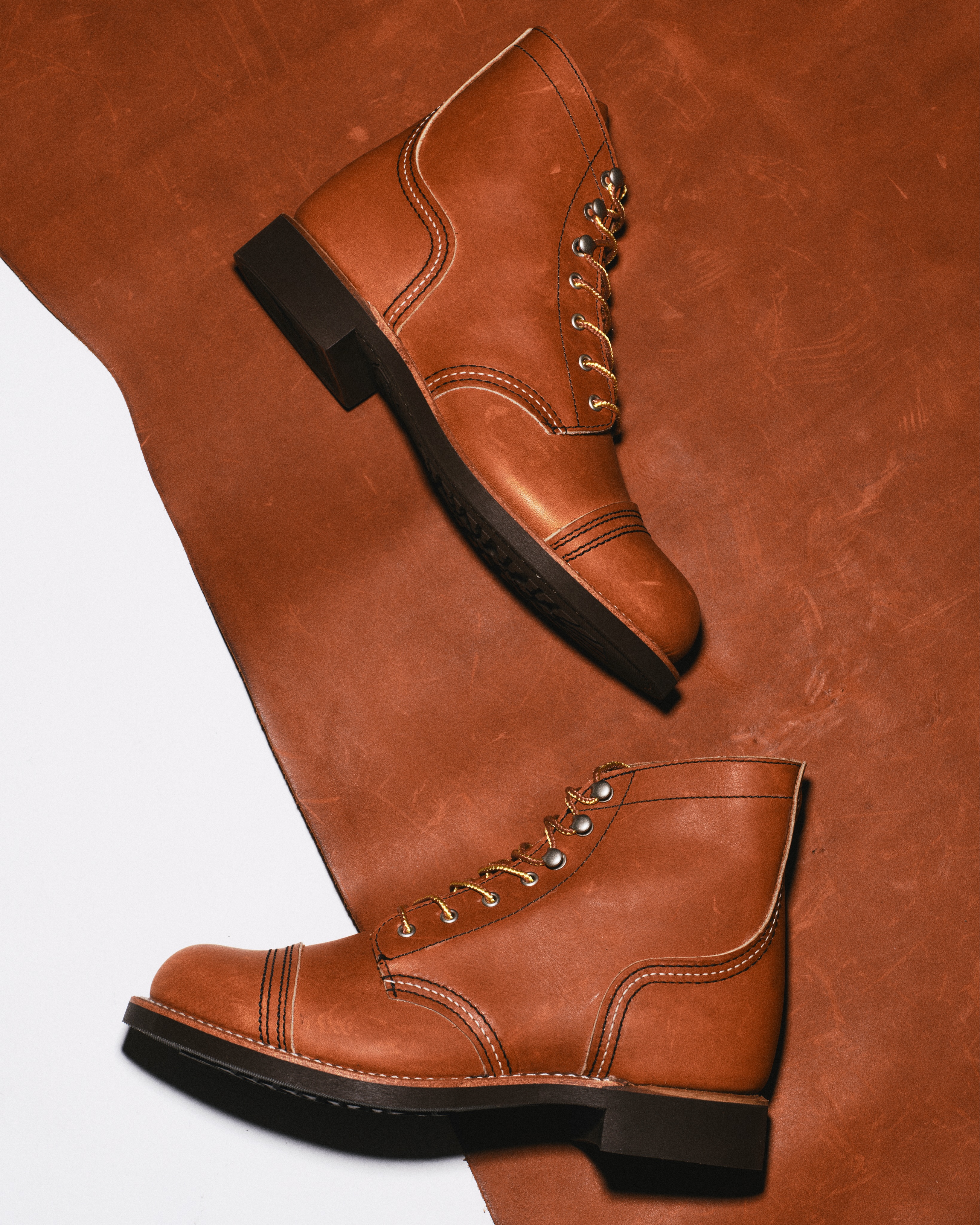 SHIPS×RED WINGの別注商品として2019年秋、限定数量製造されたアイ
