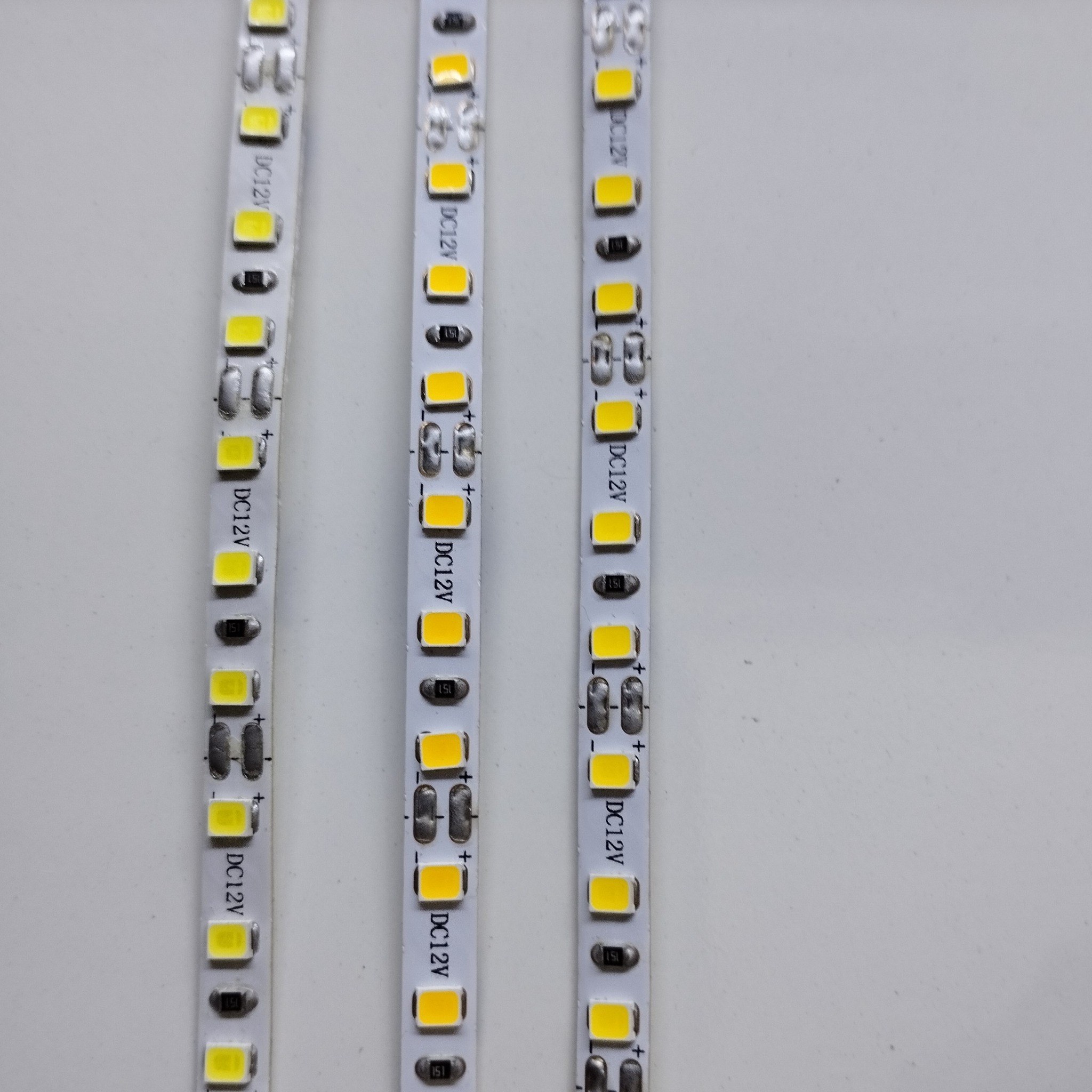 Led Toàn Trung