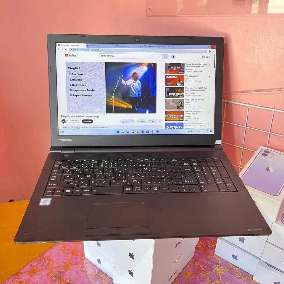 Toshiba DynaBook R35 • Free USB Camera 15.6” Laptop 📌 Full