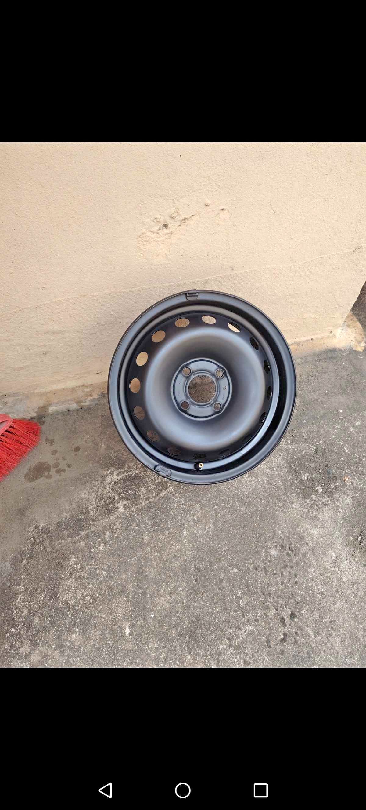 1, 15inch NP200 ORIGINAL RIM... R550 - Car Wheels, Tires & Parts ...