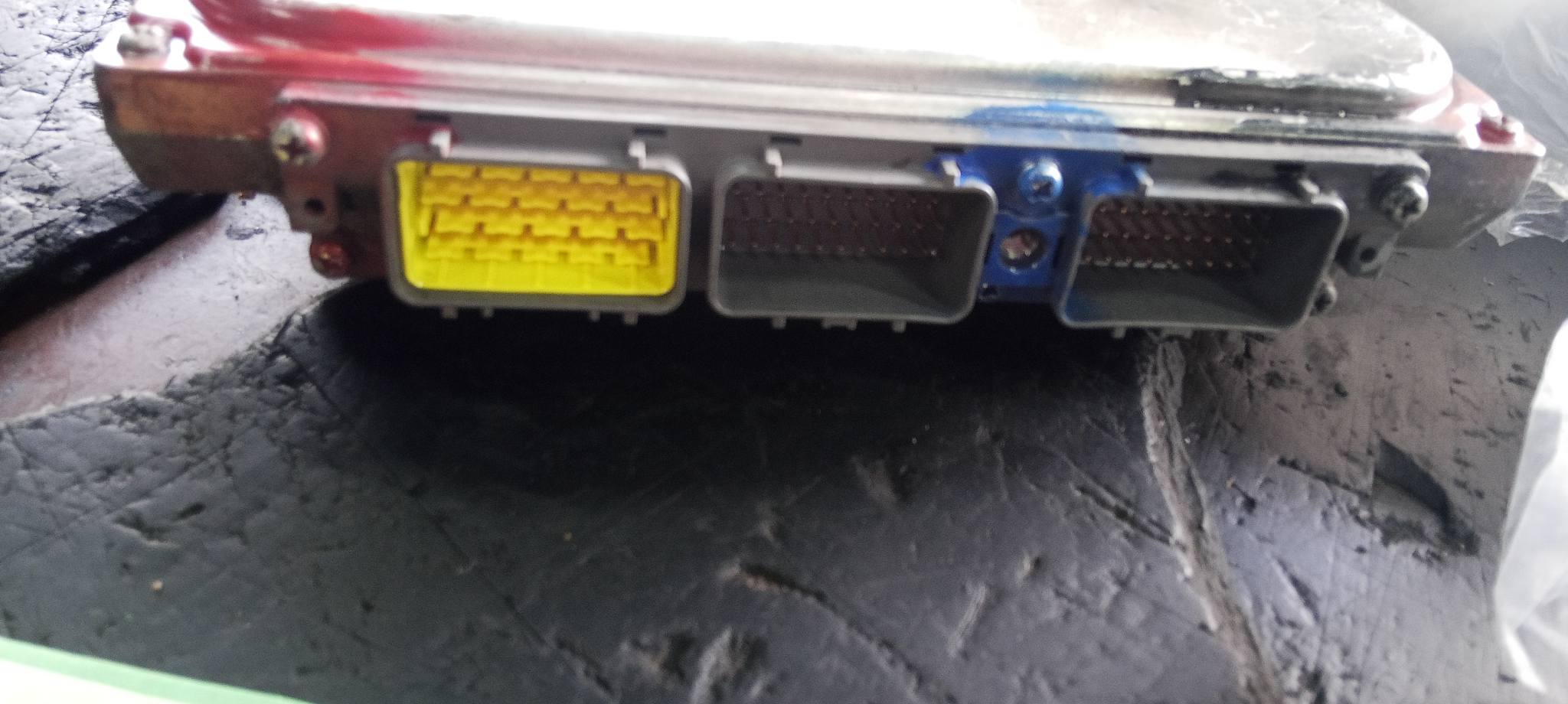 LF 6sd1-2 computer box. ISUZU 1801114330 33 4 4330 275800 275800 