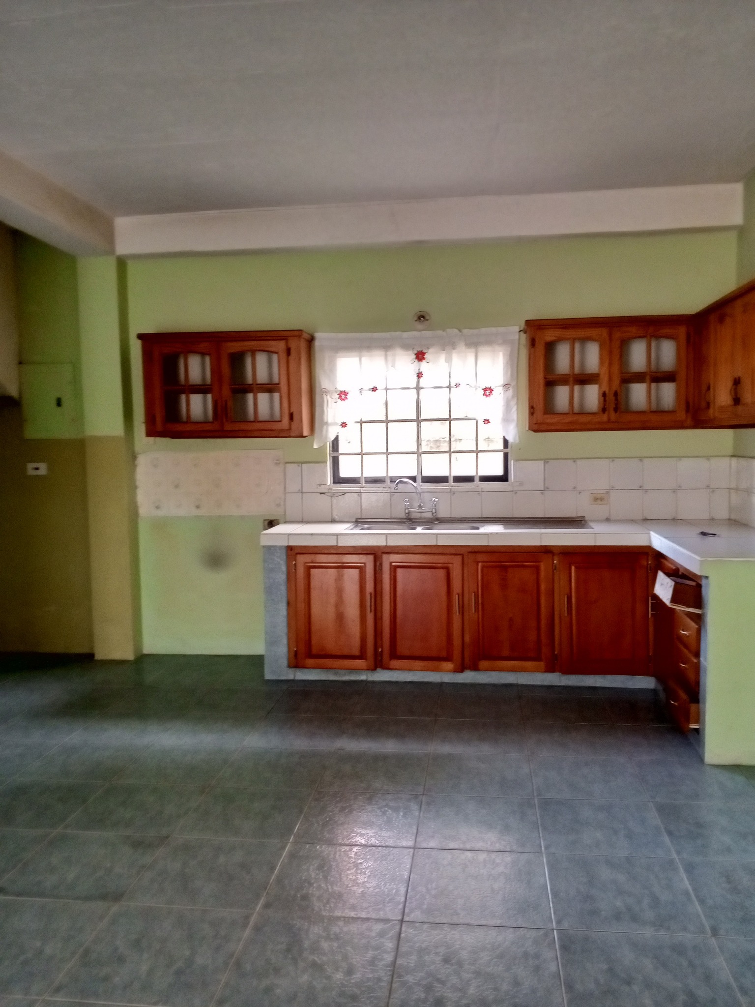 Properties 'R' Us 868 added a new... - Properties 'R' Us 868