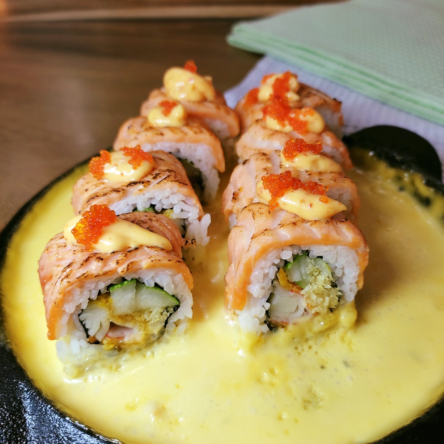 Salmon Chizu Roll adalah sushi... - Ramen n' Sushi Box | Facebook