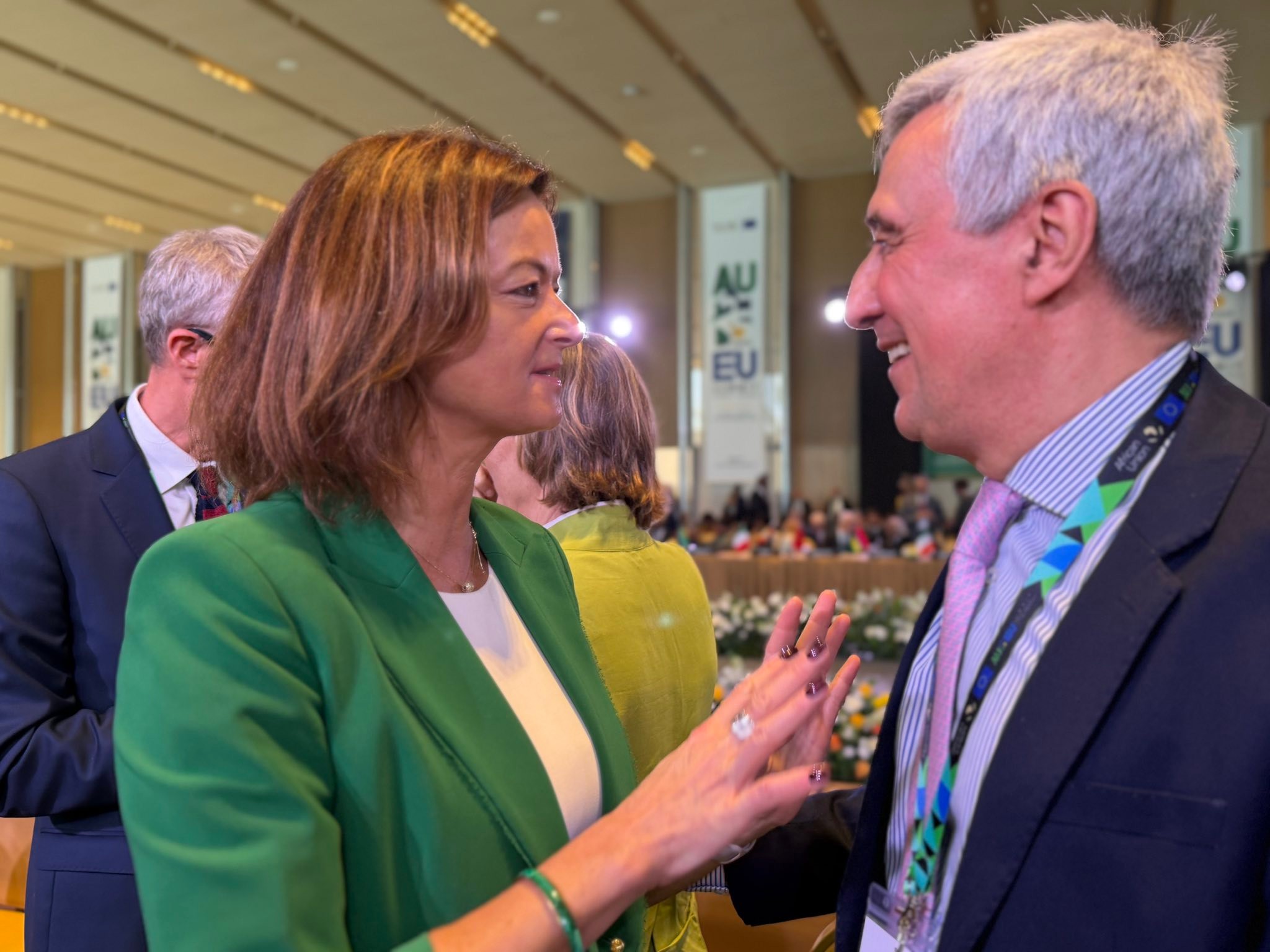 Tanja Fajon - Oddala sem podpis v podporo kampanji zbiranja podpisov za ...