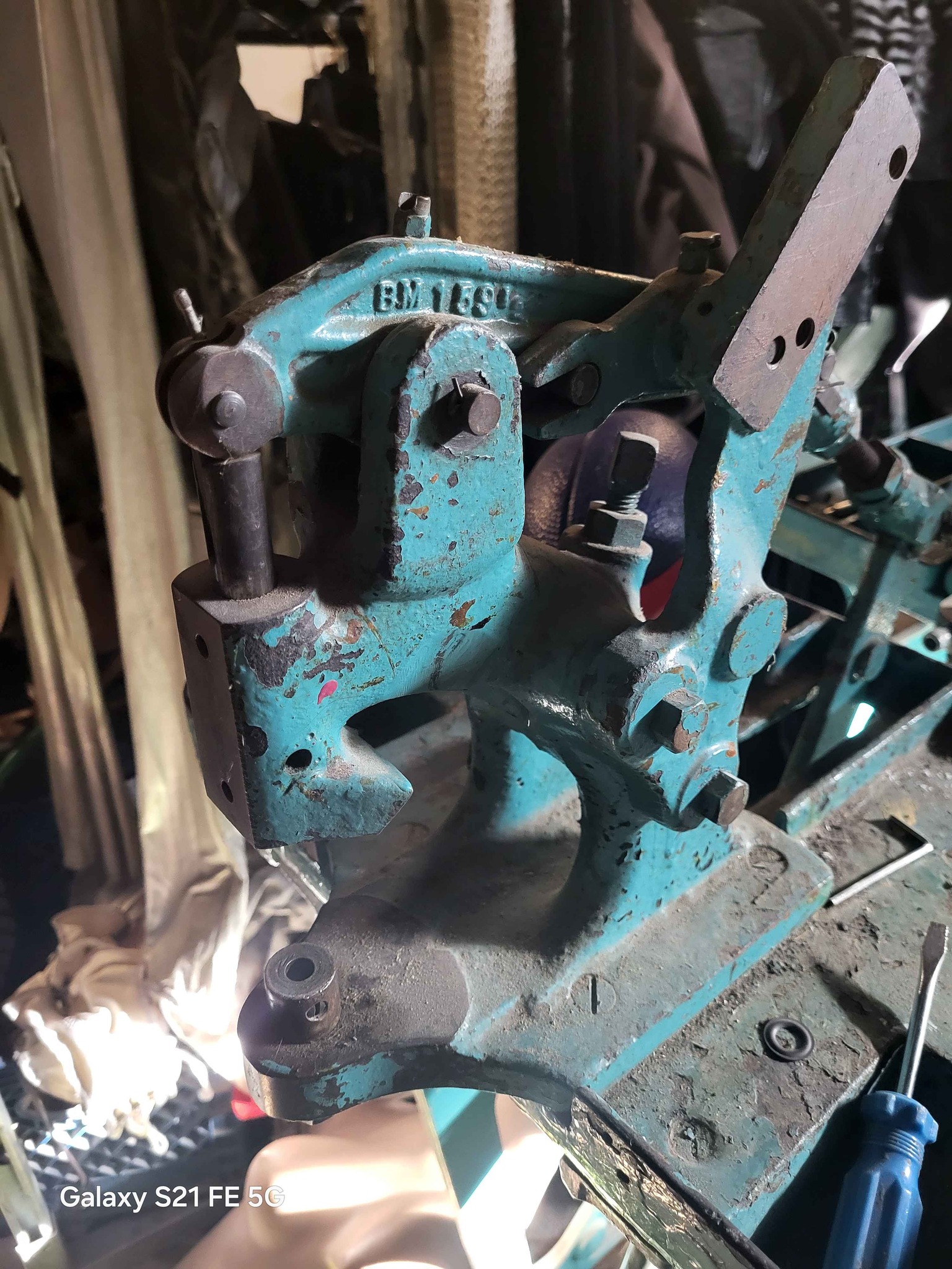 Rivets foot press - Weight Lifting Machines & Racks - East Los Angeles ...