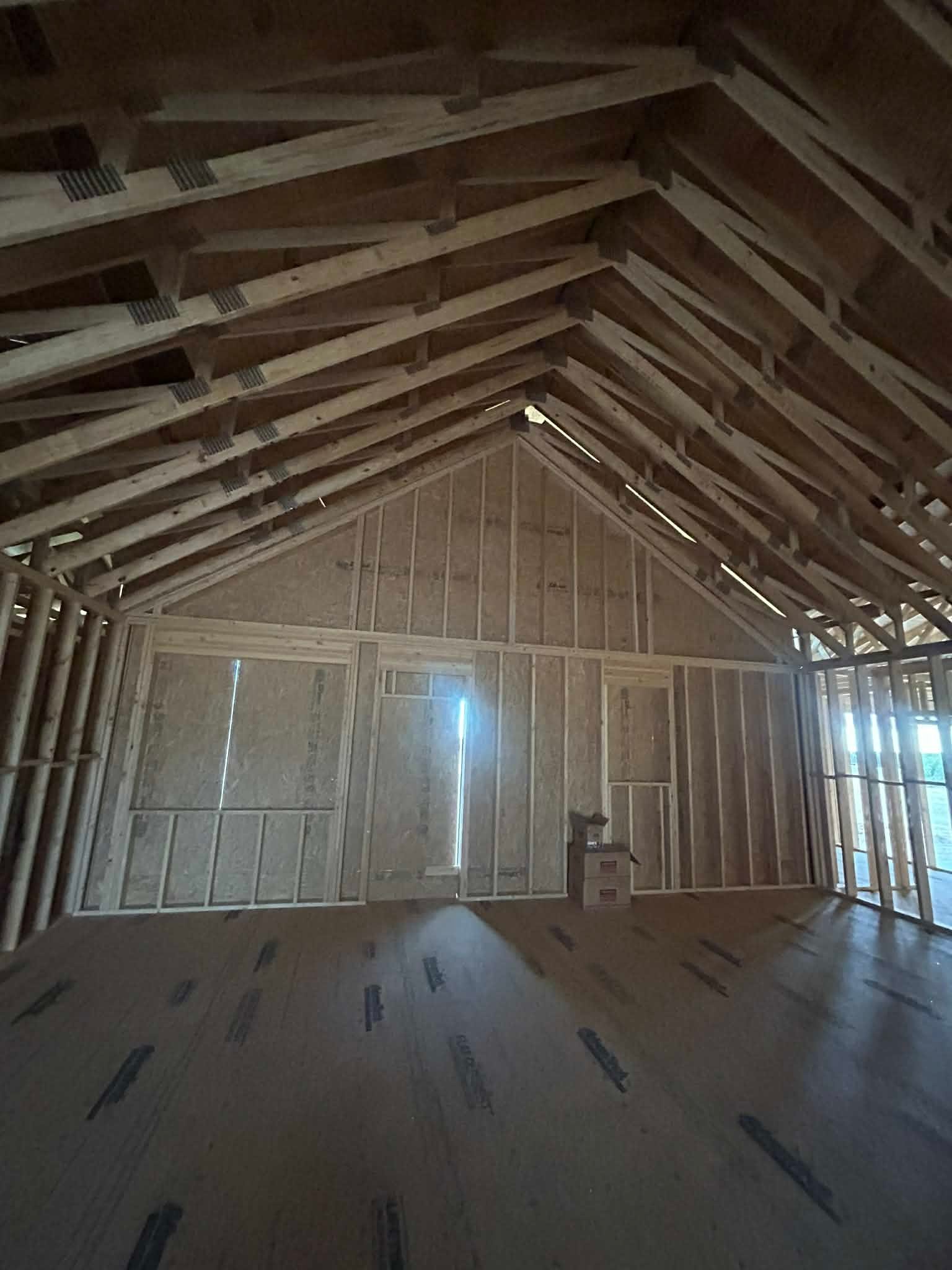 Battle - 🏗️ Vaulted Ceilings Coming to Life! 🏠 Framing is wrapped up ...