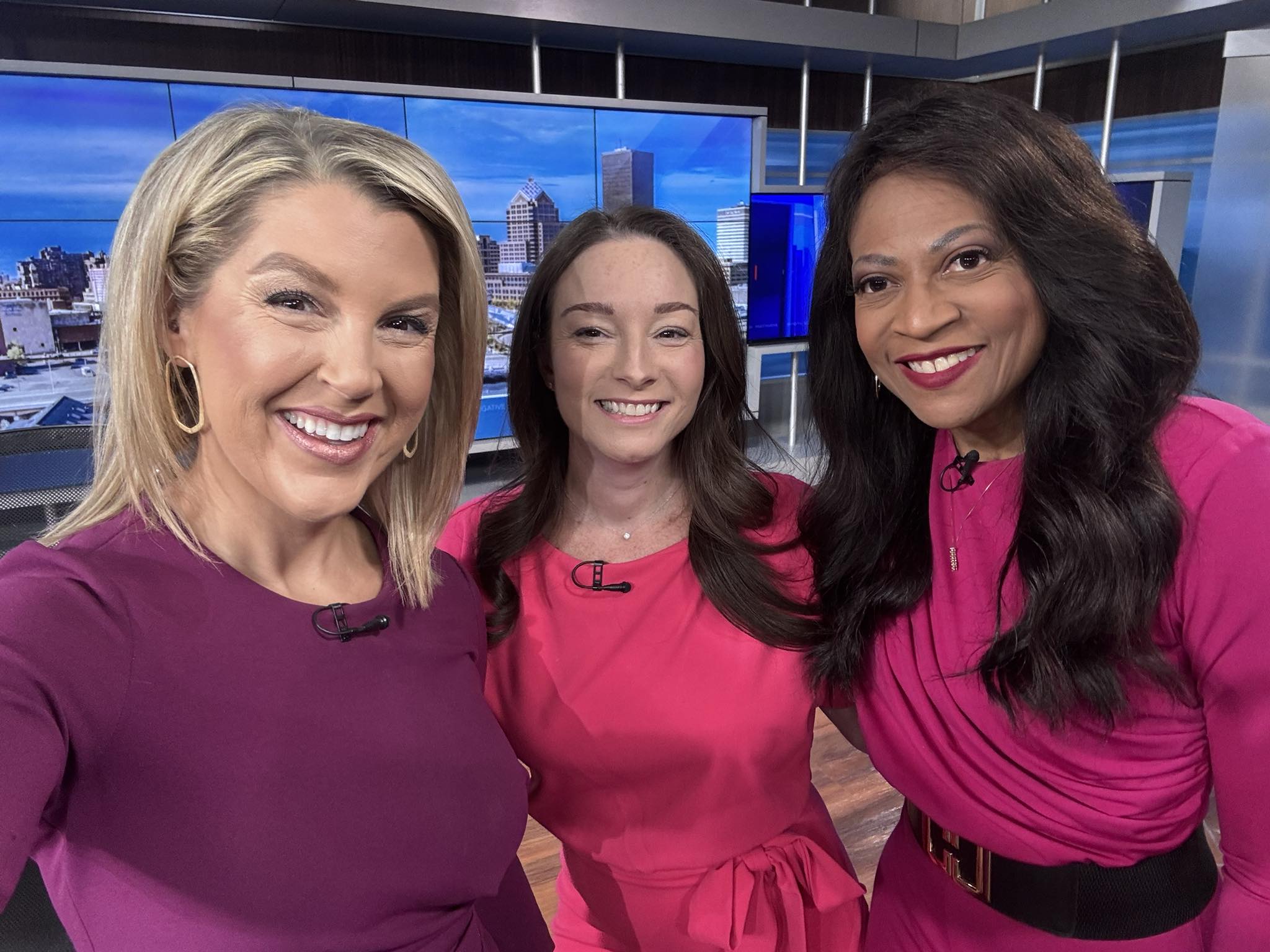 Stacey - Great minds 🩷💜 Nikki Rudd Deanna Dewberry Journalist | Facebook