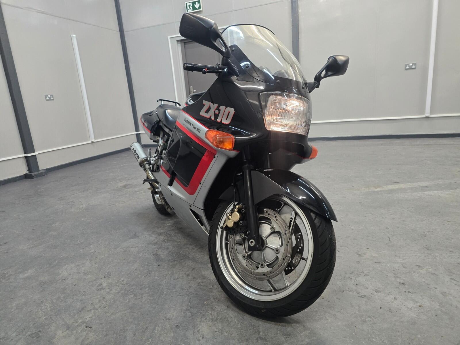 1988 Kawasaki Zx10 Proper tidy bike. Anyone into these? Link in