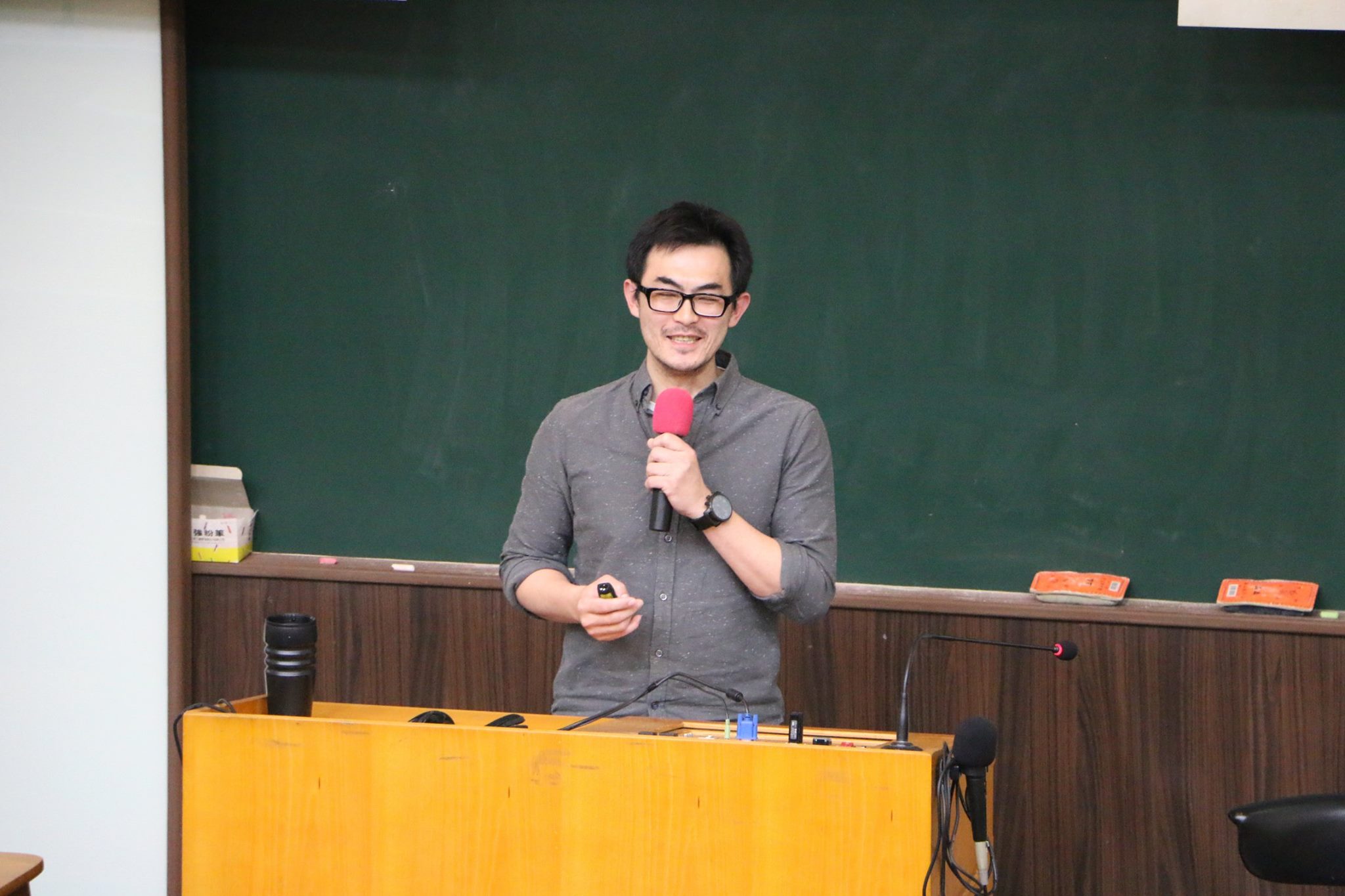 臺灣大學心理學系 - 在3/22與3/29seminar時段分別由郭柏呈老師與徐永豐老師分享自己的研究，郭柏呈老師帶來... | Facebook