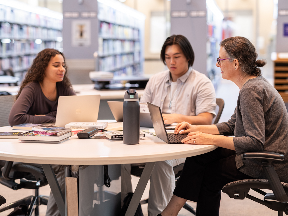 NYUAD Library | Abu Dhabi