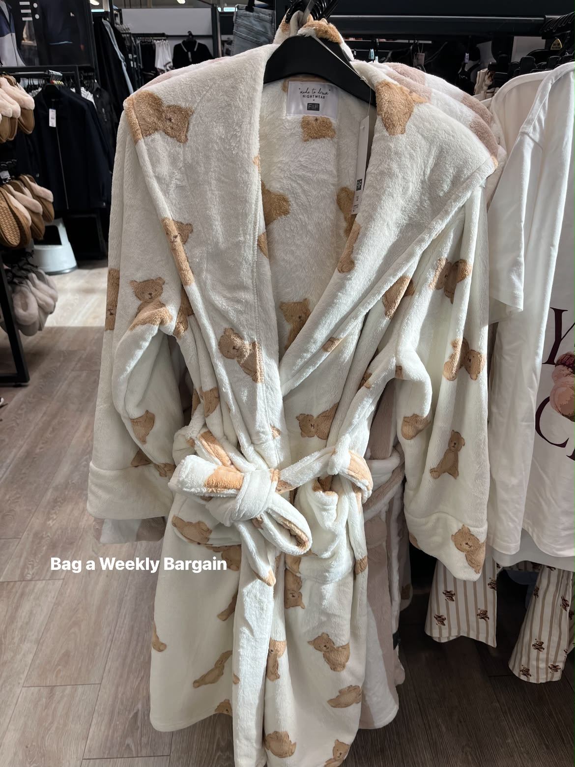 Now these are lovely and are a lot more of a better price now. Pick up these Teddy Bear Print Ladies Pyjamas/Dressing Gown, was £27.50 now £20.62 when you use your Clubcard