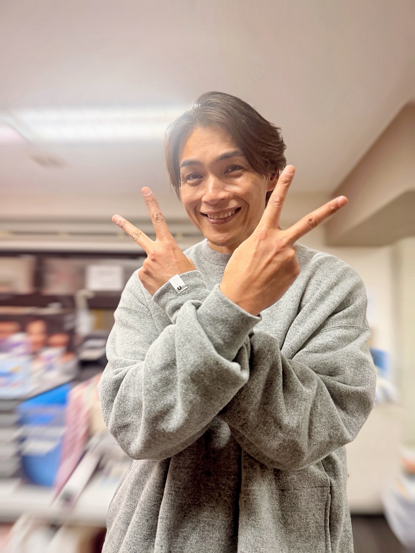 純烈 - 【 📷✨ #オフショット 】 昨夜、生放送を終え 事務所に帰っ