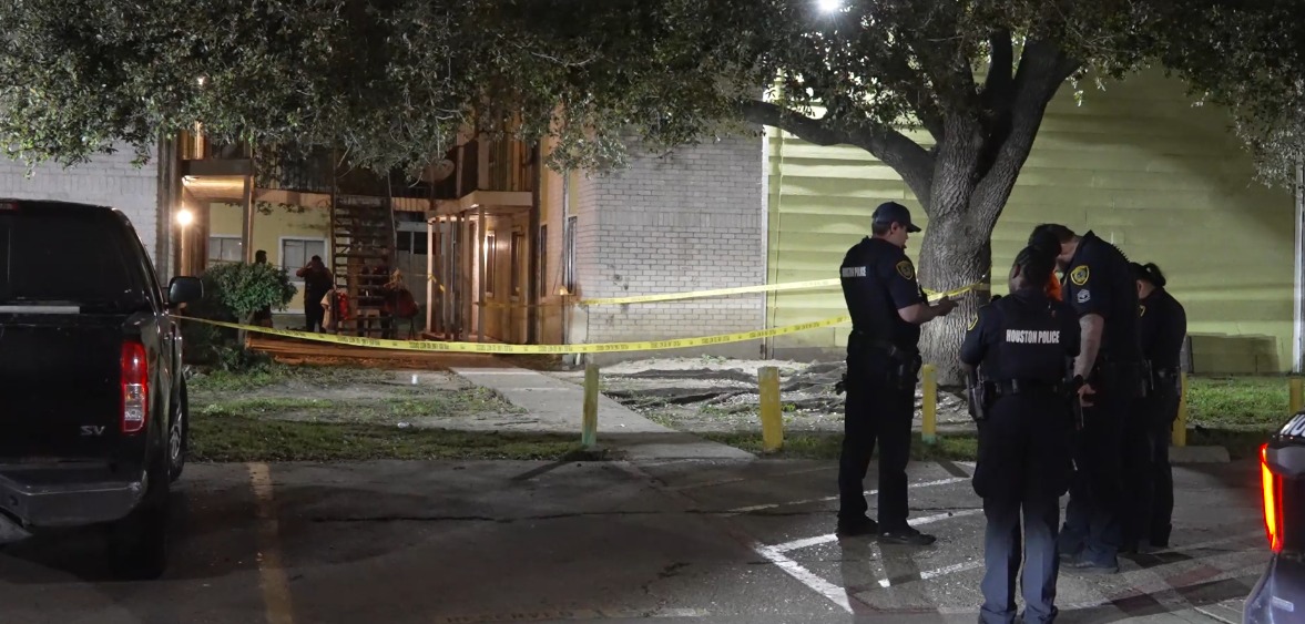 BREAKING: Houston police are... - KPRC2 / Click2Houston | Facebook