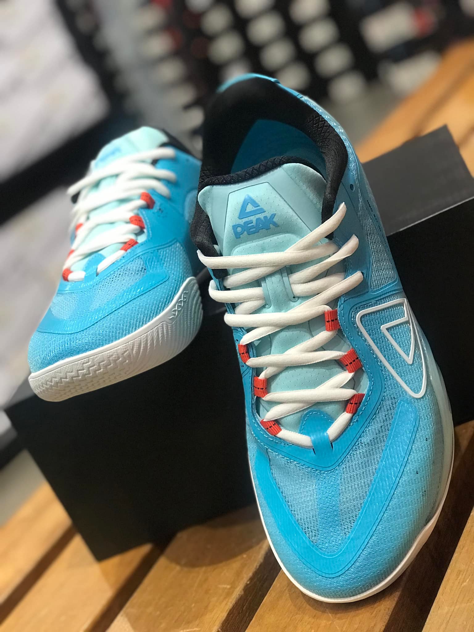 New Arrival 🔥🔥🔥📣📣📣 •Peak Taichi Supreme Ice blue This low