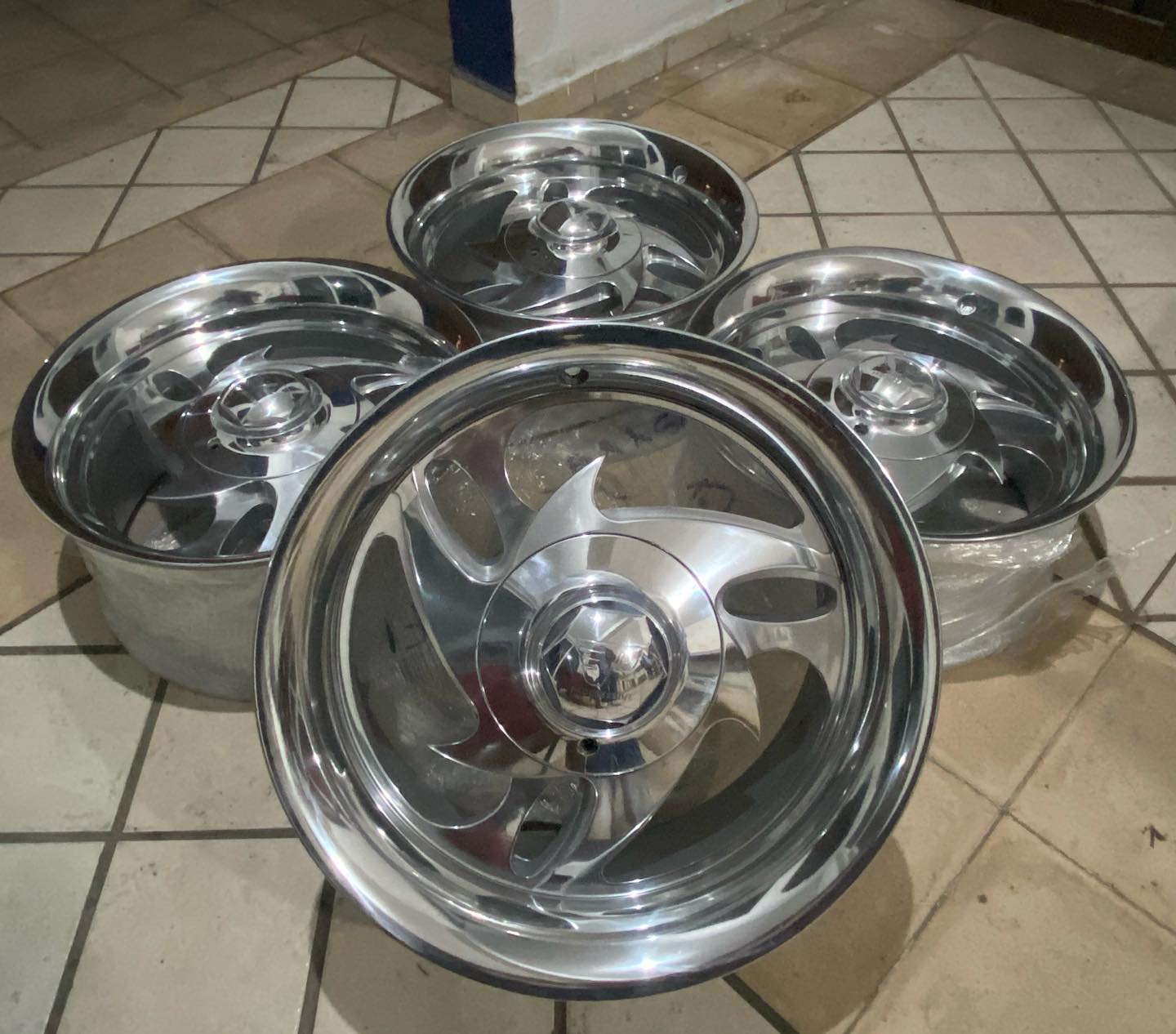 RETRO OG Wheels - AVAILABLE☝🏽 17x9 Progressiv😱 ———... | Facebook