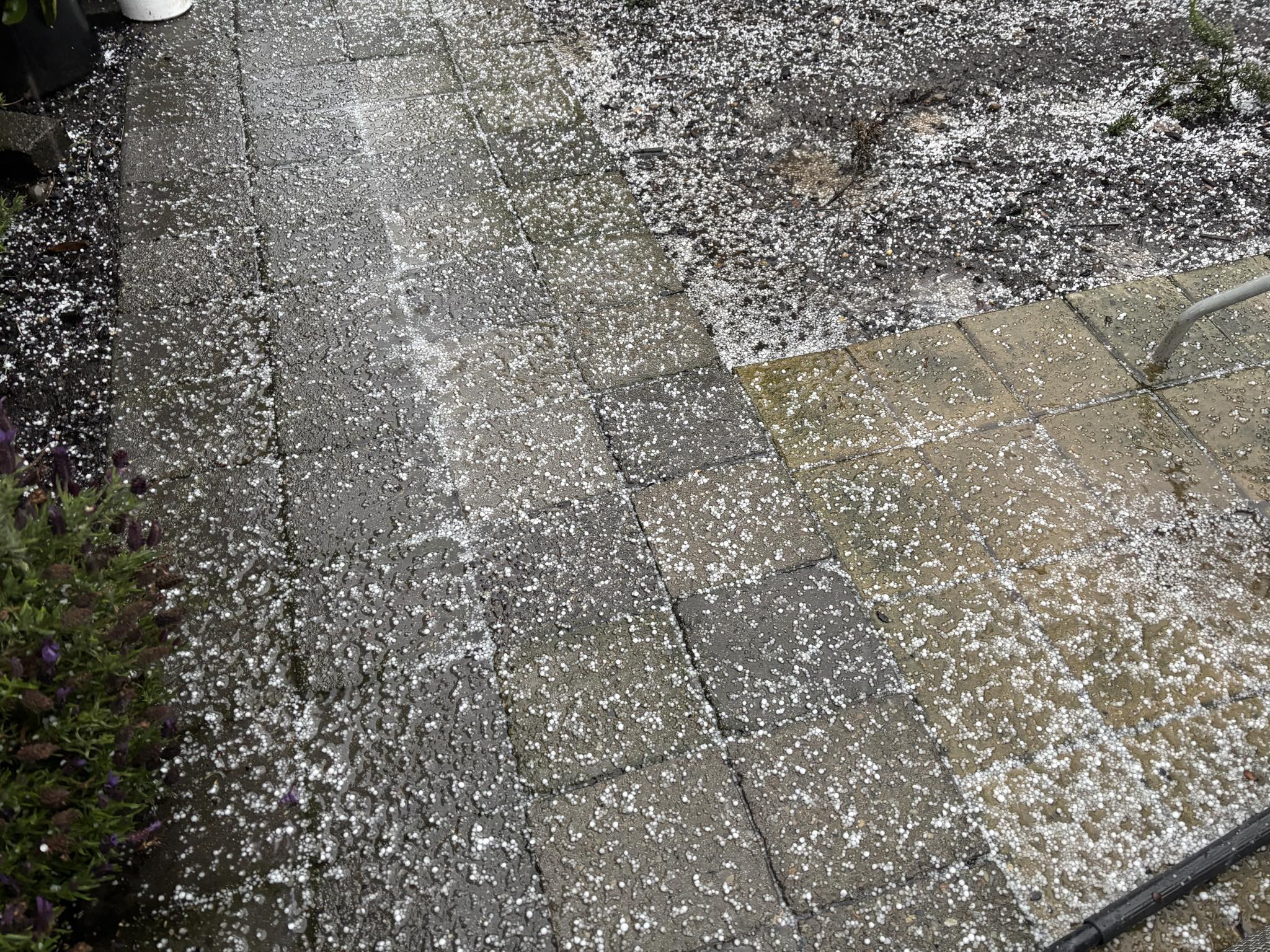Decent amount of thunder, hail and... - What's On Invers | Facebook