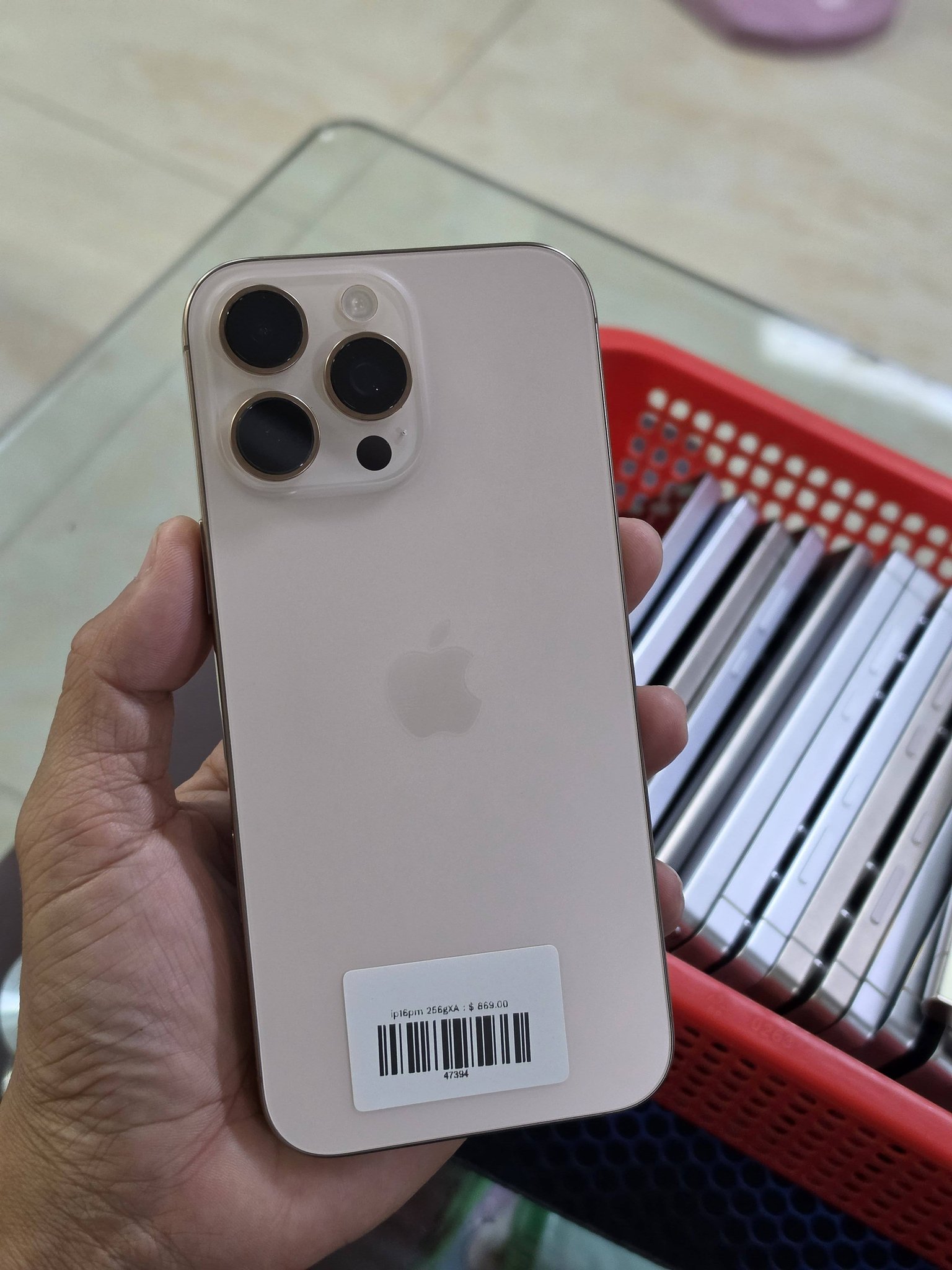 Iphone 16Pro Max XA SIM+eSIM 99% 256G = 869$ Battery 98% Free