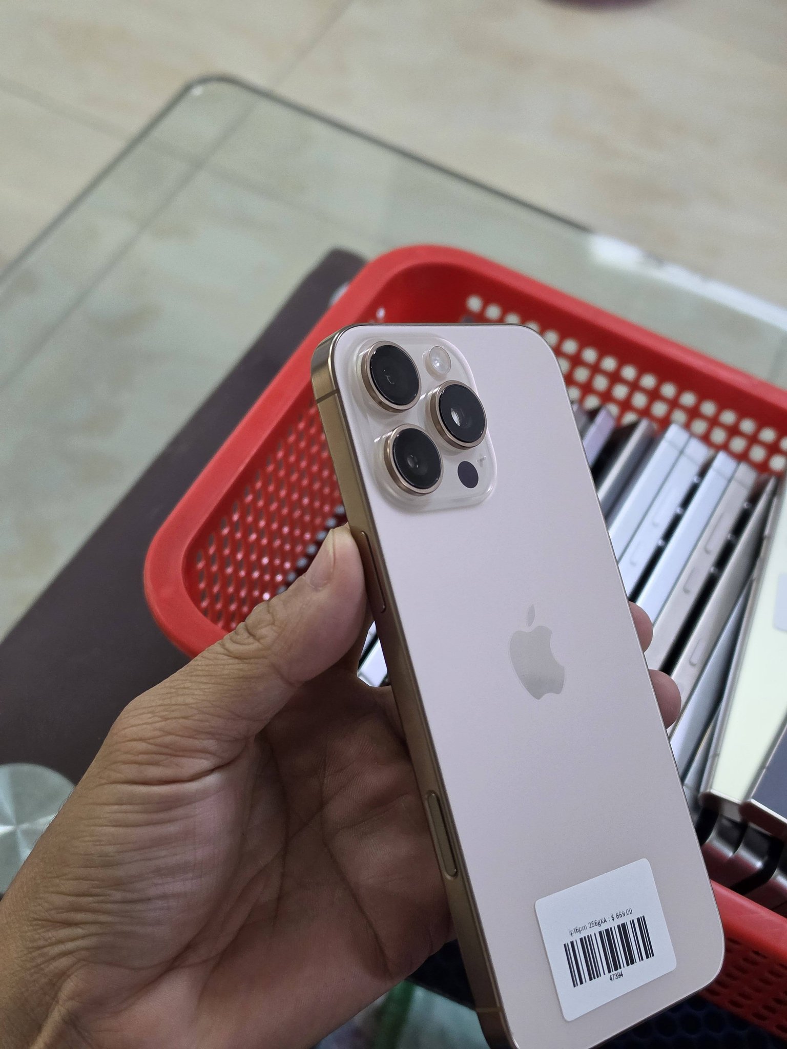 Iphone 16Pro Max XA SIM+eSIM 99% 256G = 869$ Battery 98% Free