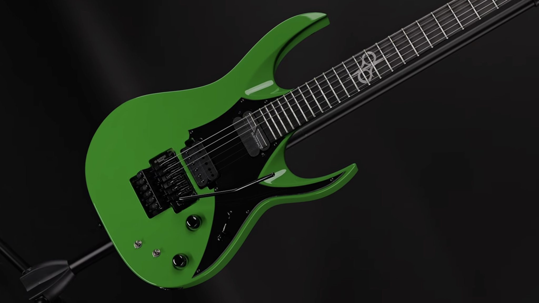 A1.6 FRCAR SUSTAINIAC+ www.solar-guitars.com