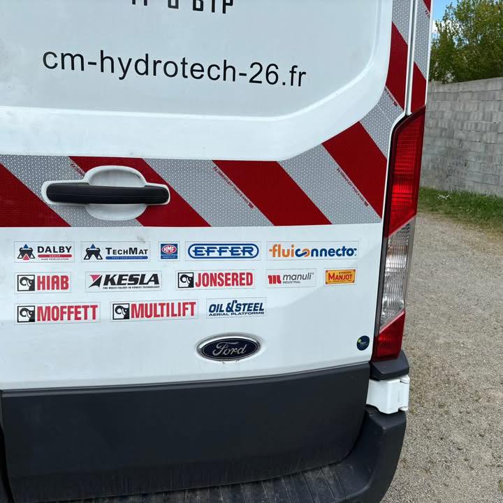 🔧 Un flexible hydraulique peut sembler être un simple élément parmi d ...